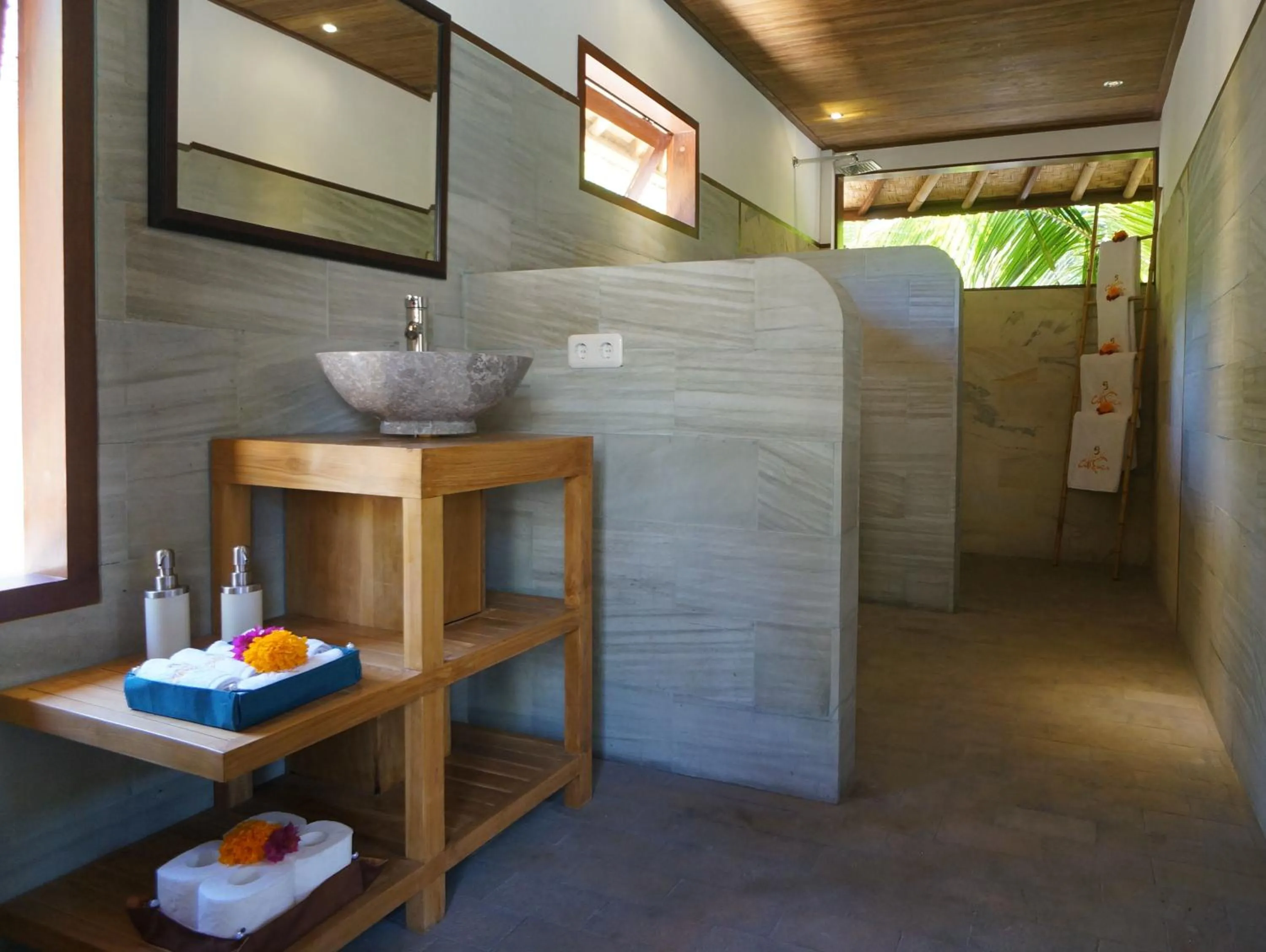 Bathroom in Cili Emas Oceanside Resort