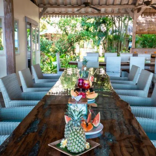 Restaurant/places to eat in Cili Emas Oceanside Resort