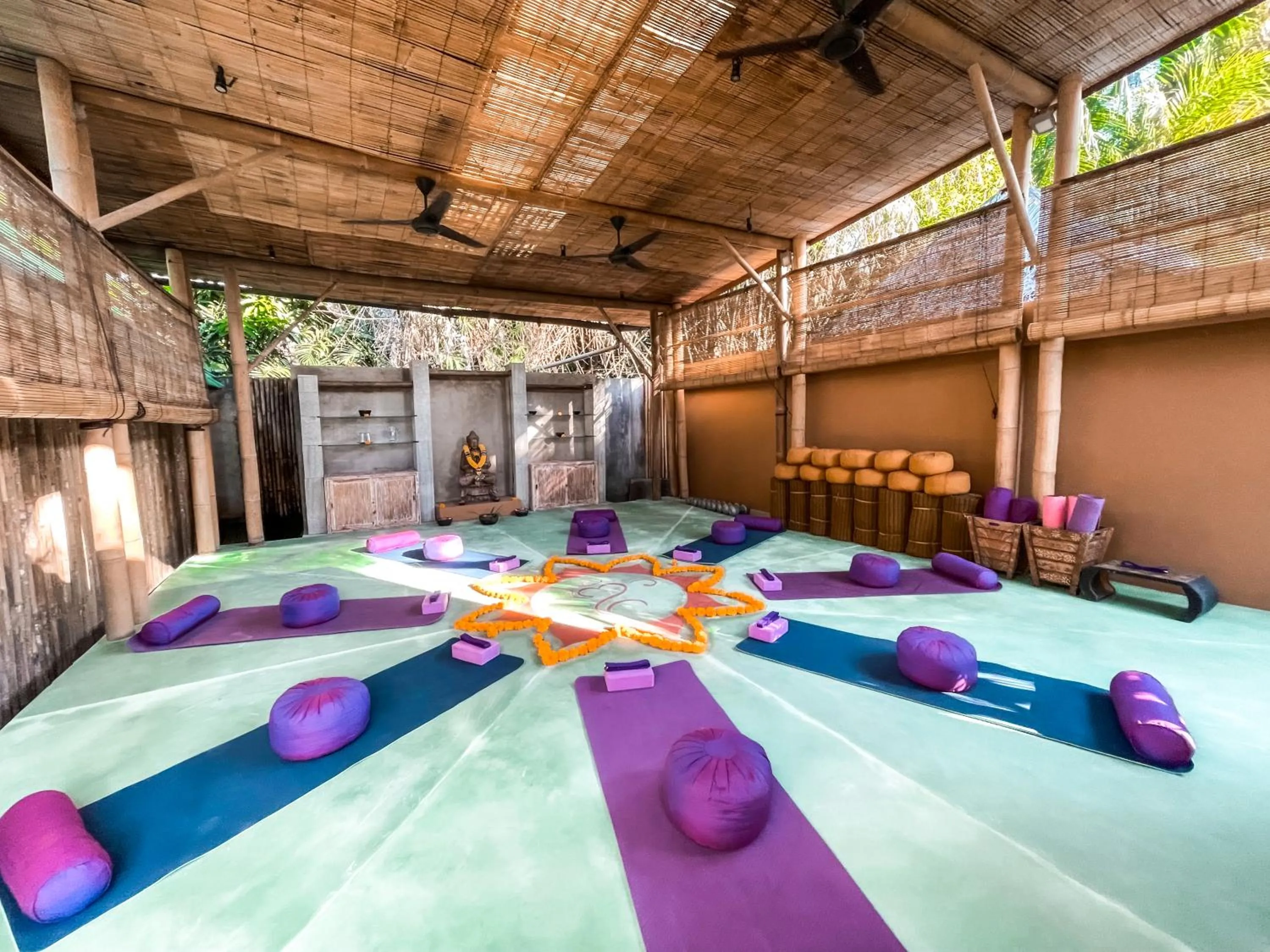 Cili Emas Oceanside Resort