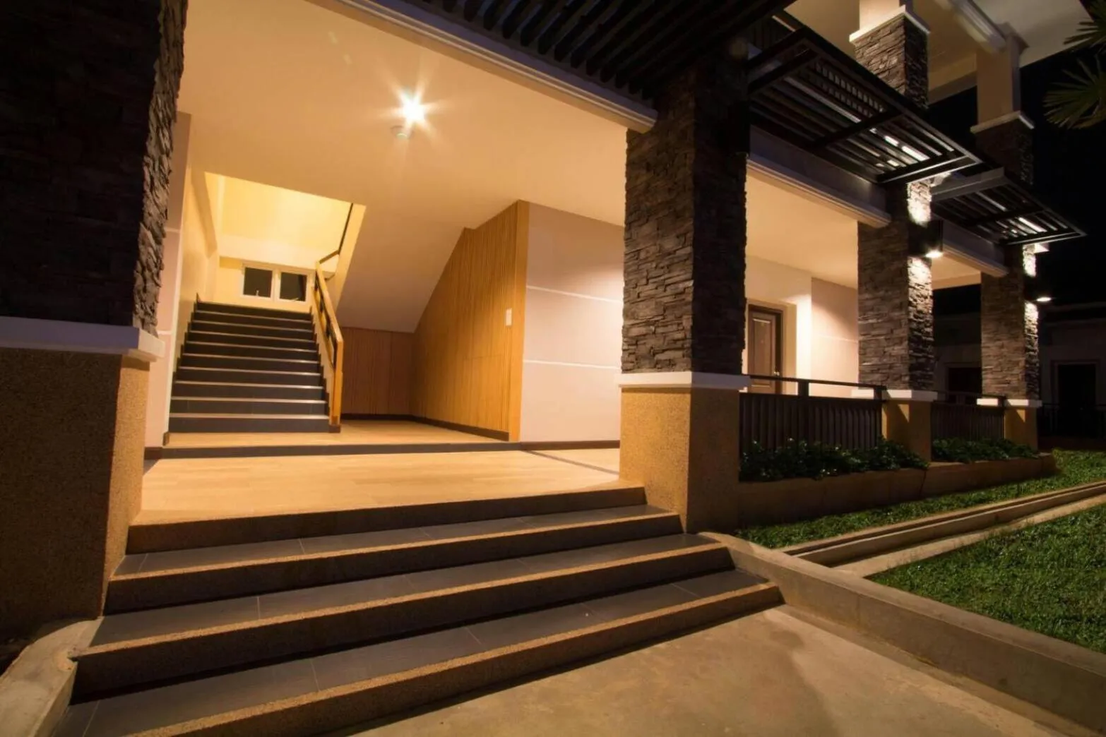 Facade/entrance in Fortune Surin Hotel