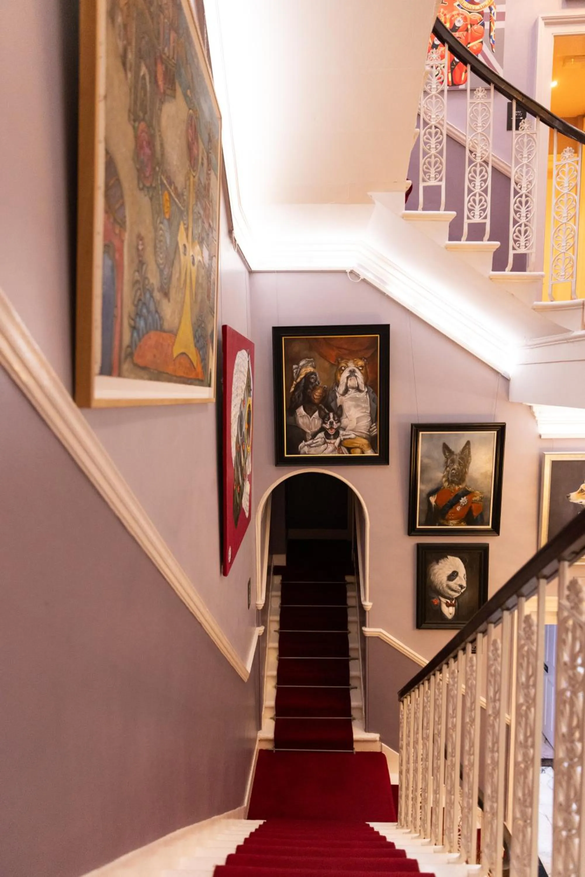 Property building in 24 Royal Terrace