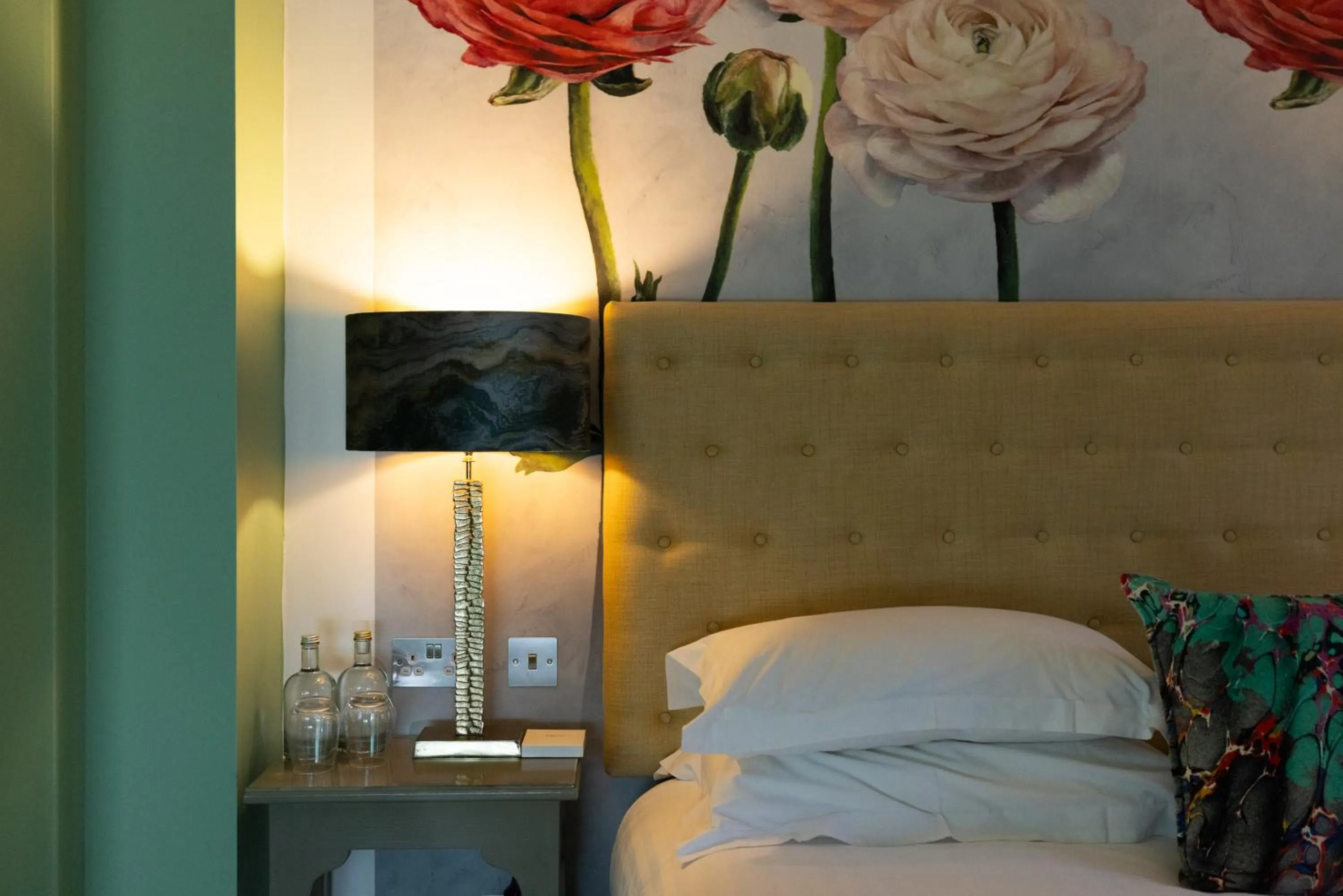 Bedroom, Bed in 24 Royal Terrace