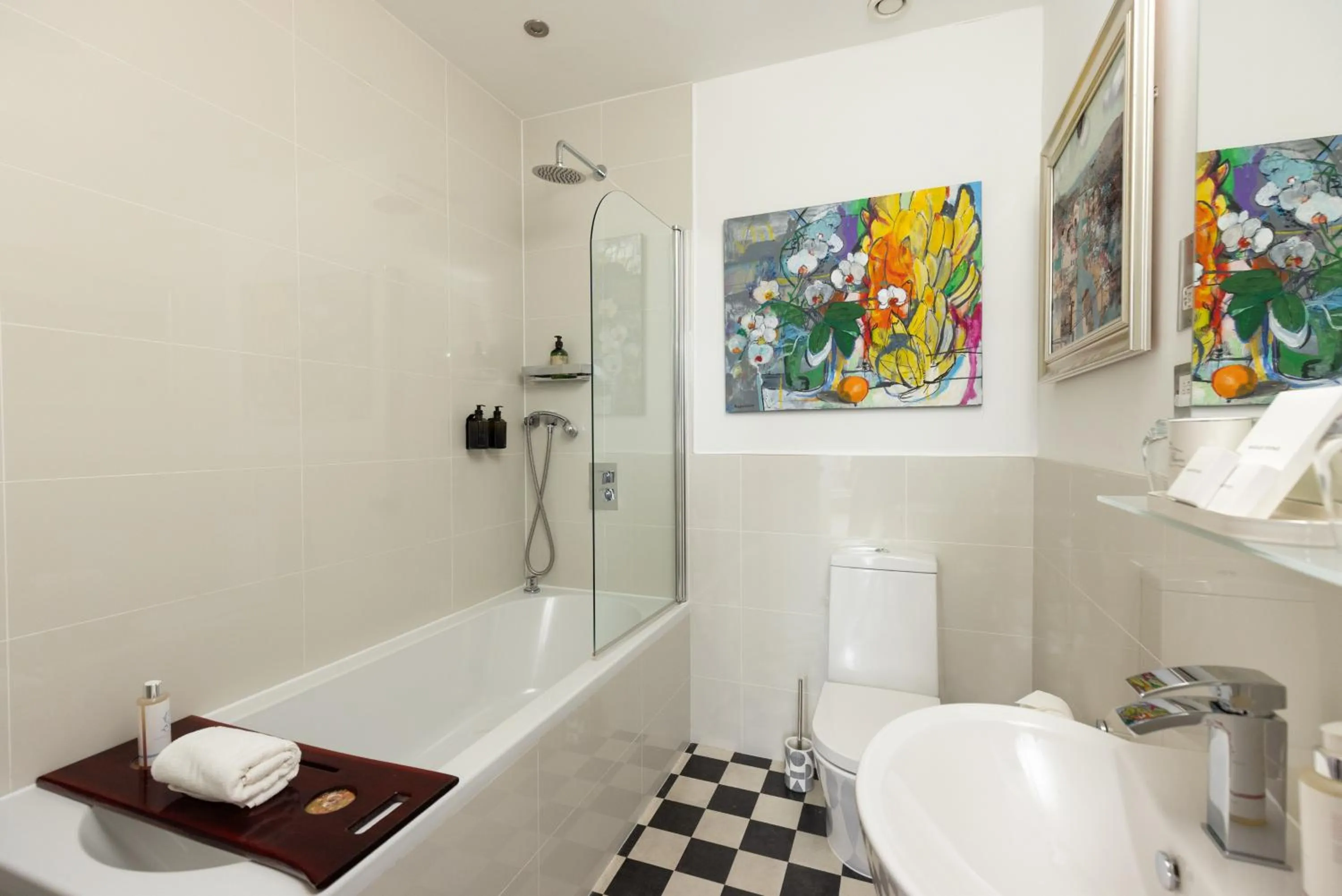 Bathroom in 24 Royal Terrace