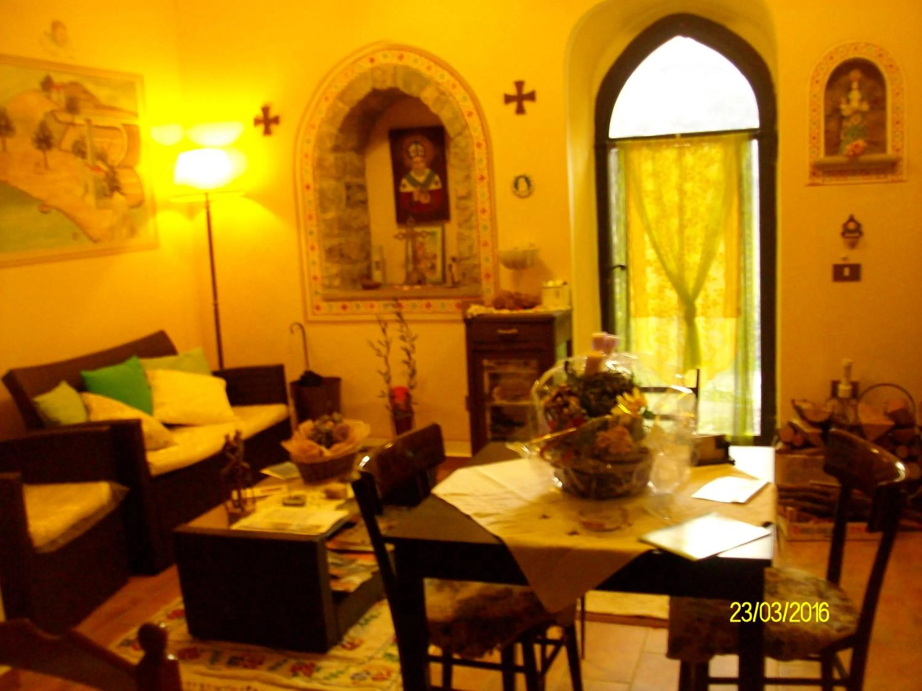 Communal lounge/ TV room in B&b San Nicola