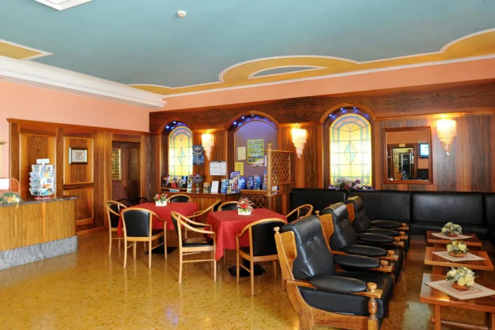 Lobby or reception in Park Hotel Jolanda