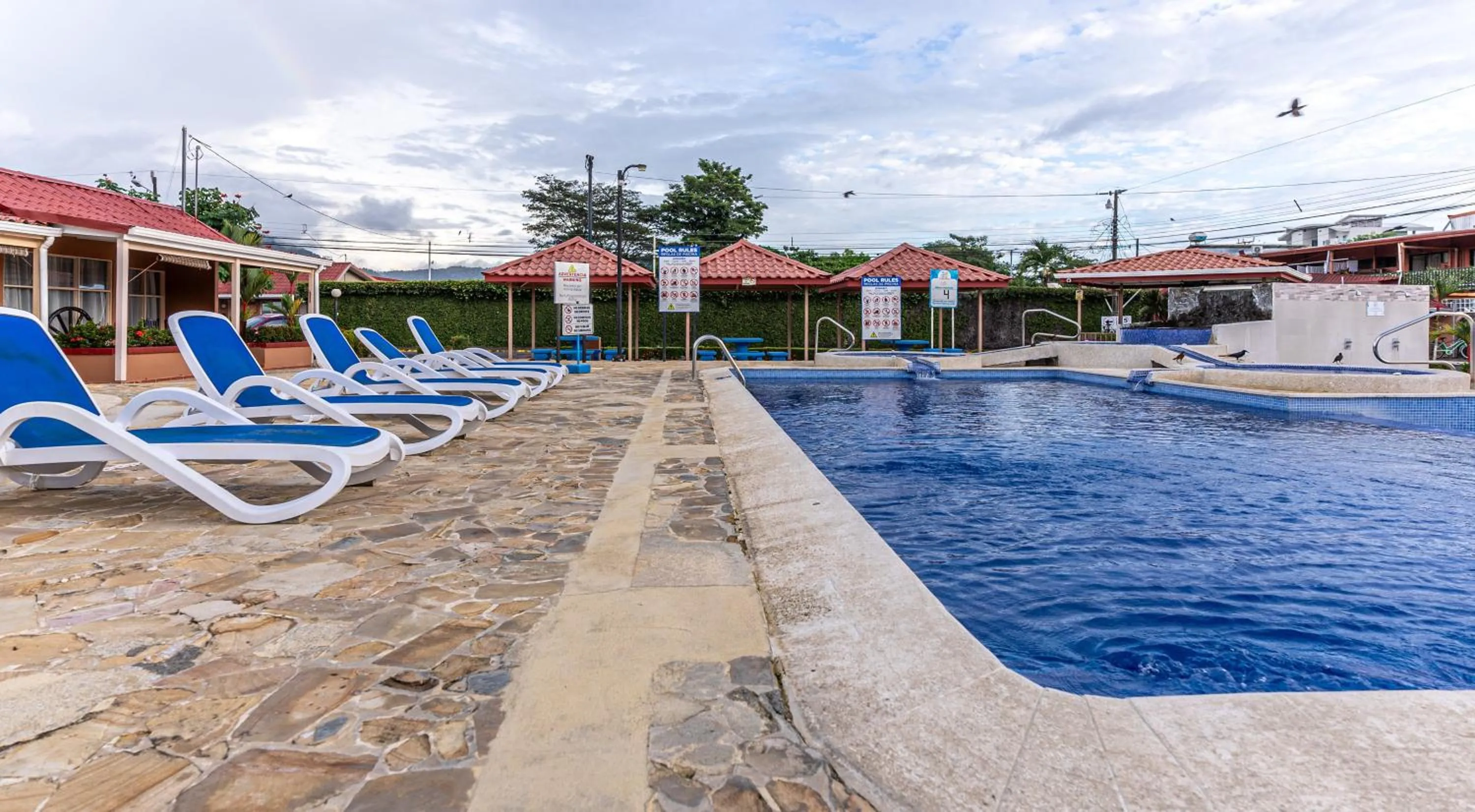 Swimming pool in Villas Paraiso B52