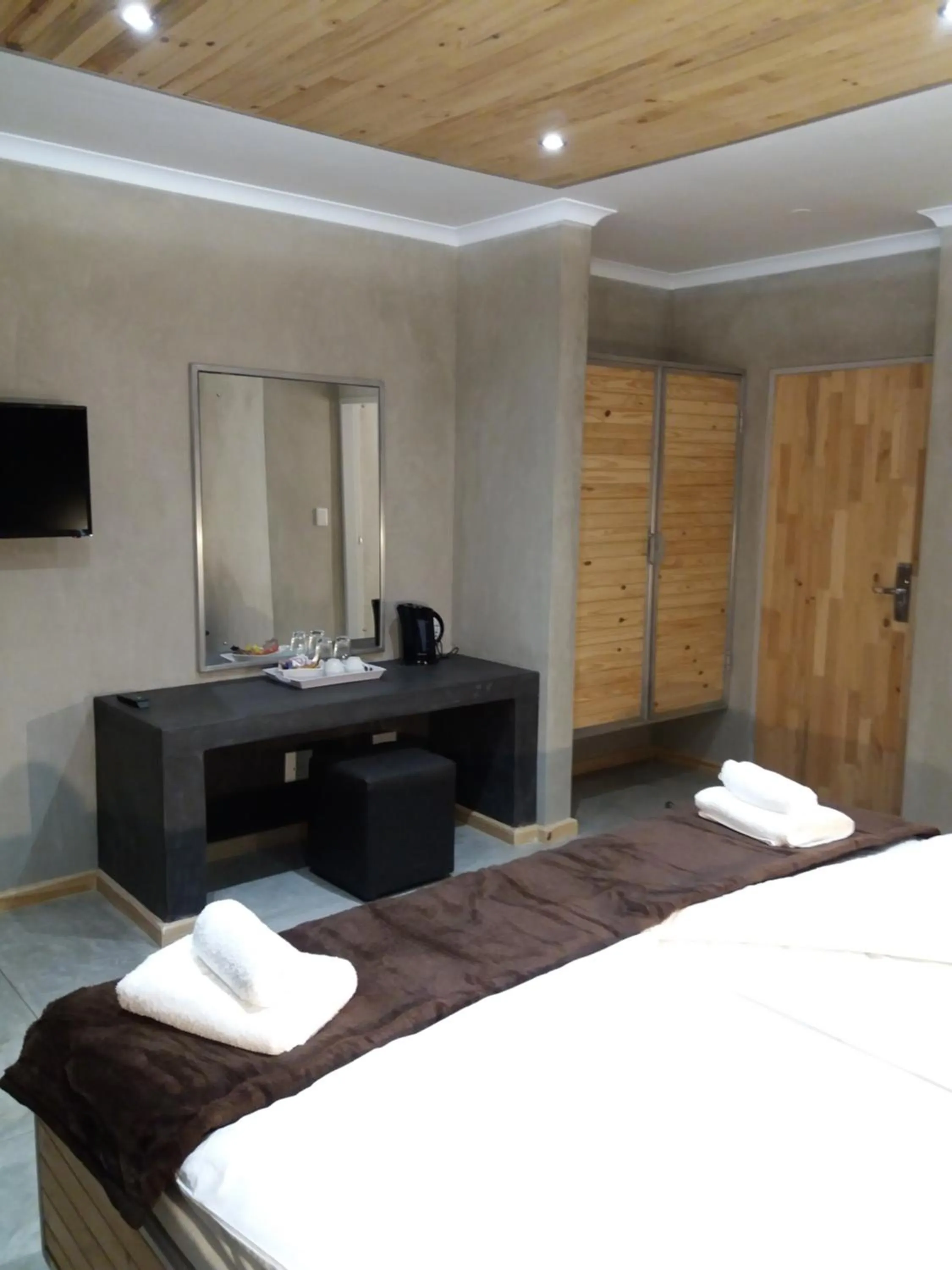 Coffee/tea facilities, Bed in Hotel A la Mer