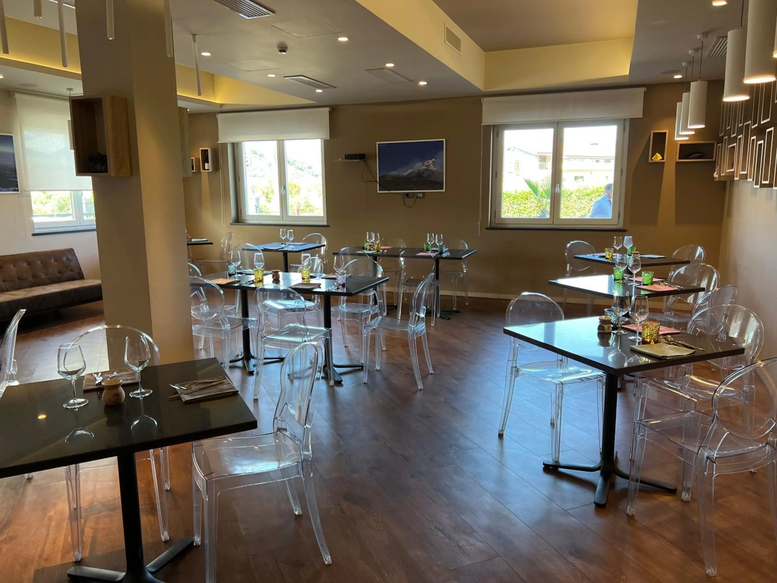 Restaurant/places to eat in Mareneve Resort