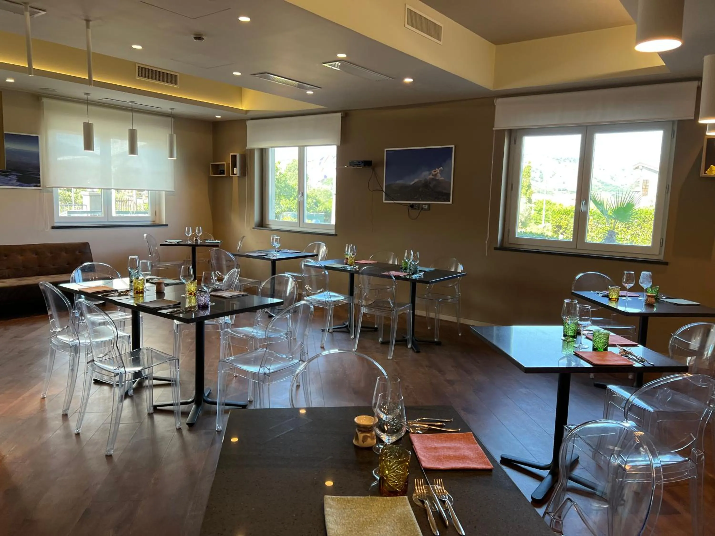 Restaurant/places to eat in Mareneve Resort