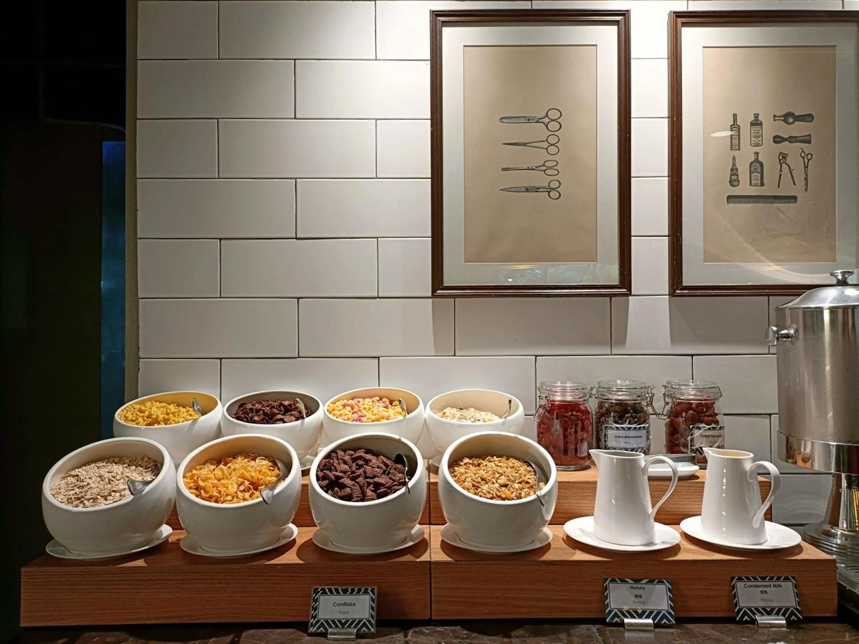 Buffet breakfast in Vince Hotel Pratunam