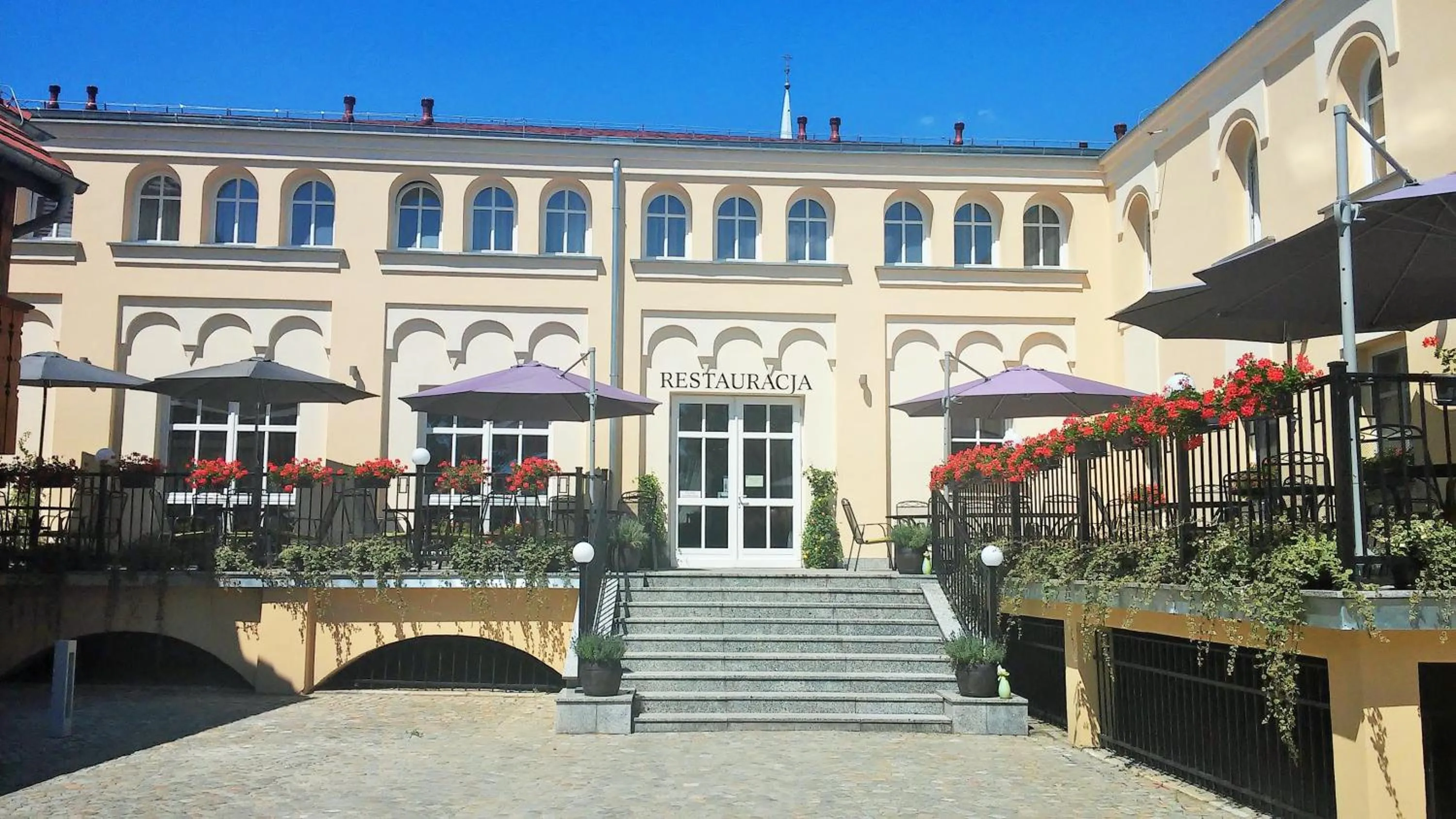 Restaurant/places to eat in Zajazd Biskupi