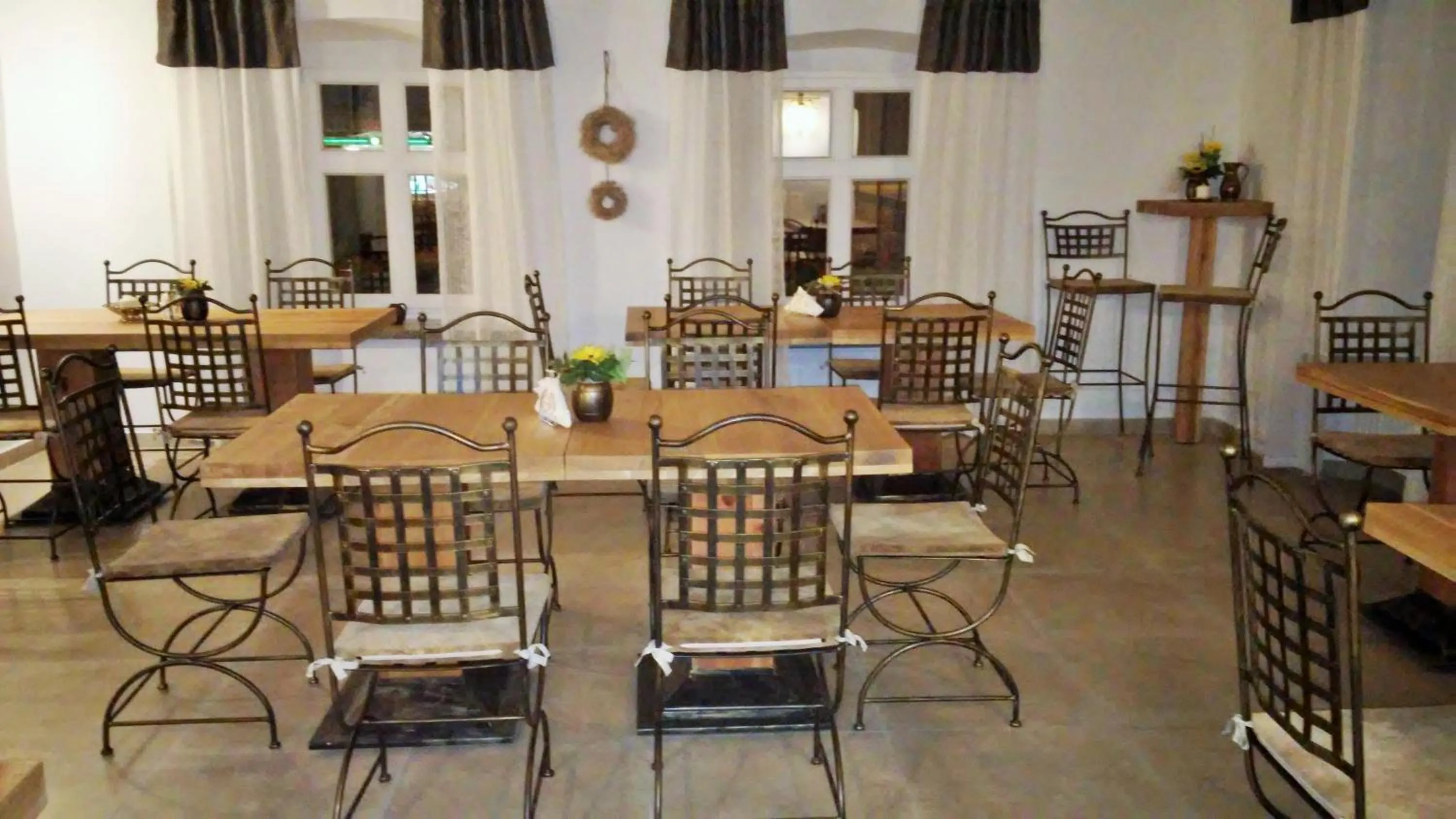 Restaurant/places to eat in Zajazd Biskupi