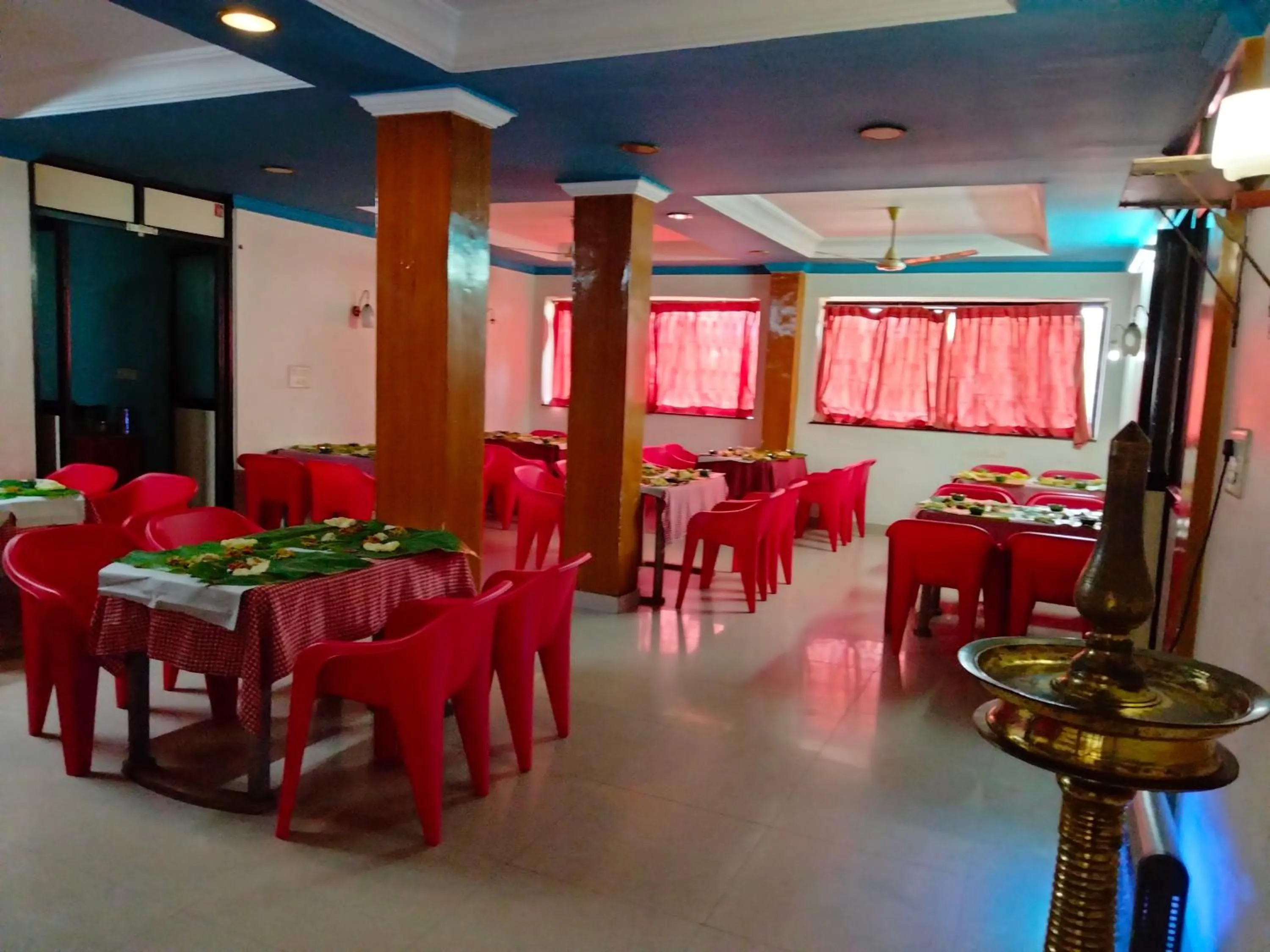 Restaurant/places to eat in Hotel Silver Sand