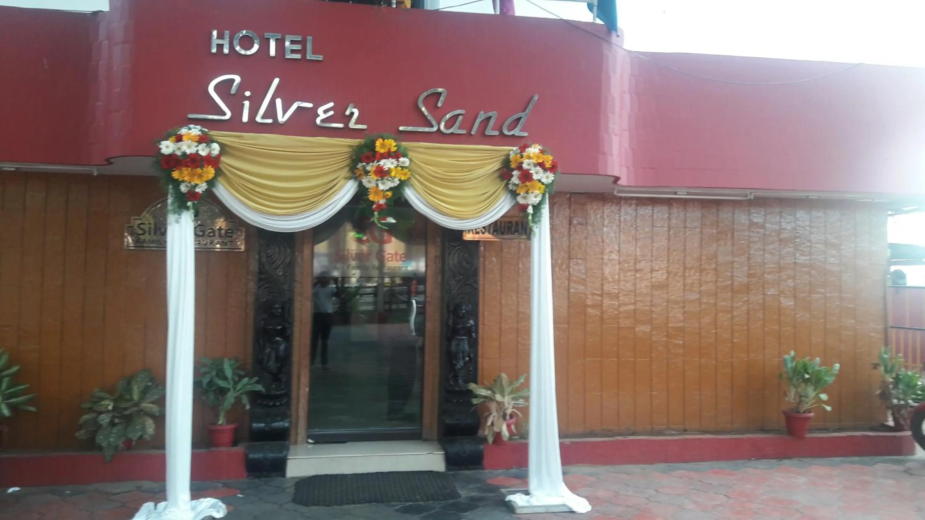 Property building in Hotel Silver Sand