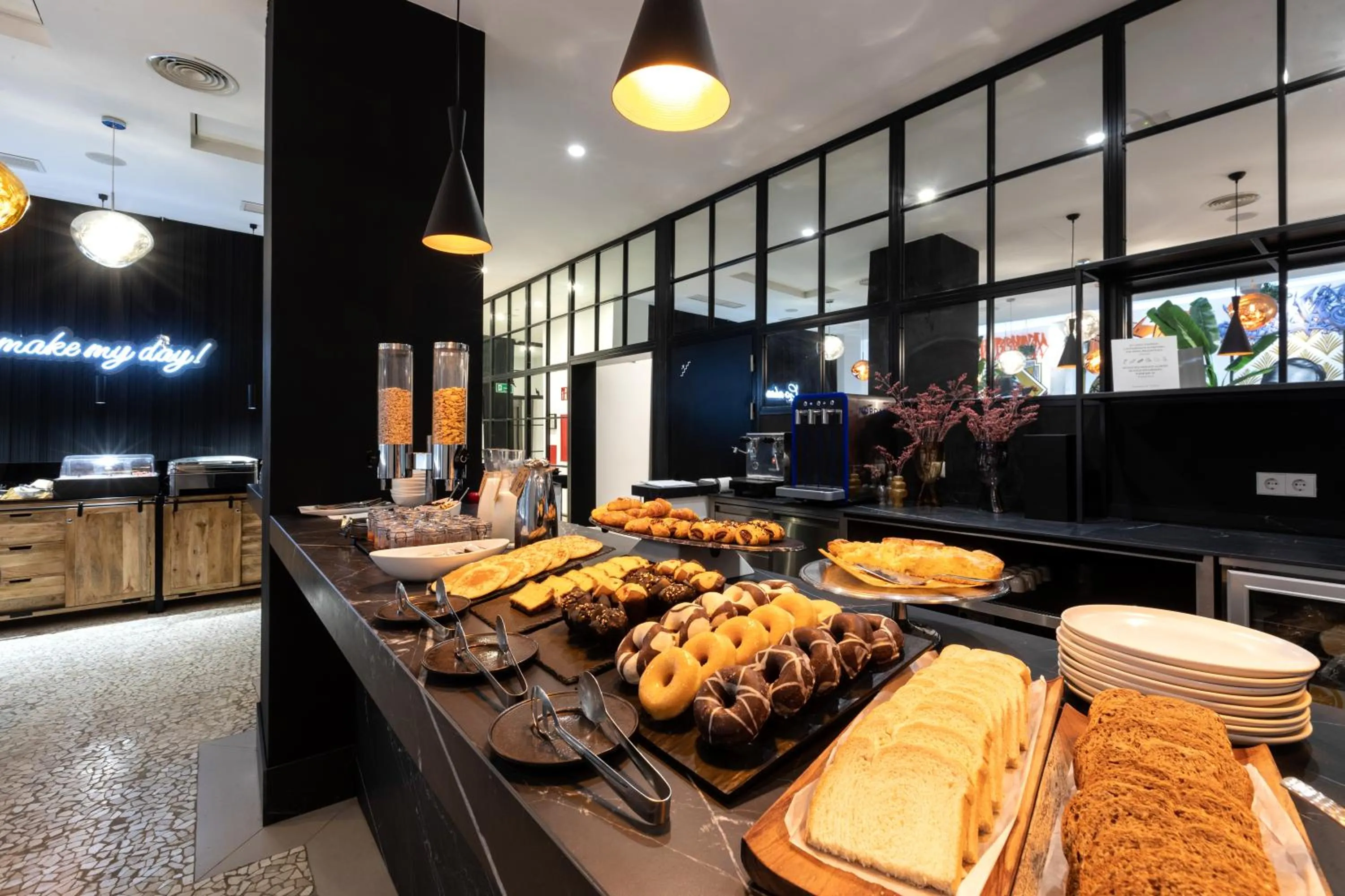 Breakfast in Dormirdcine Alicante