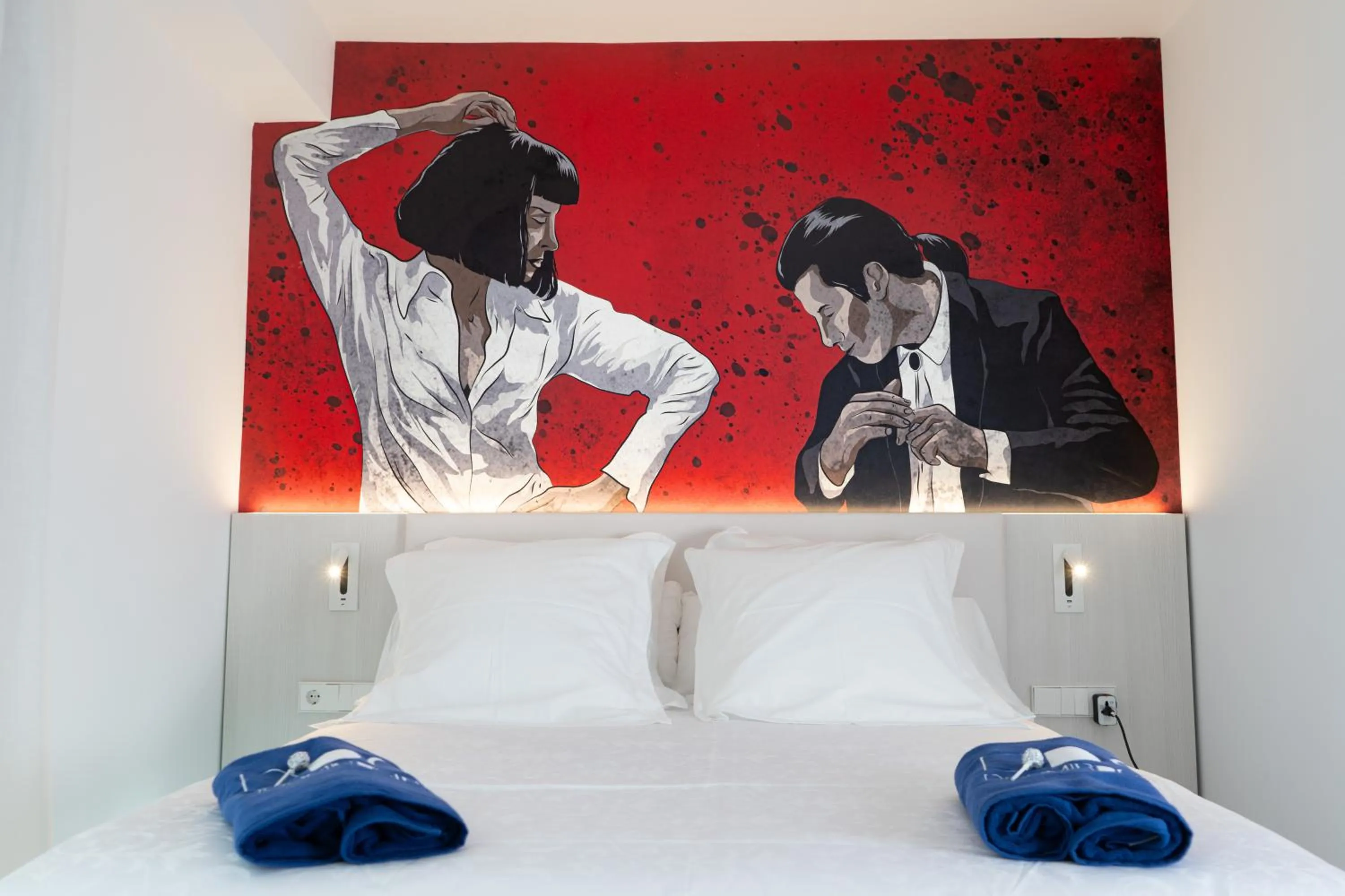 Photo of the whole room, Bed in Dormirdcine Alicante