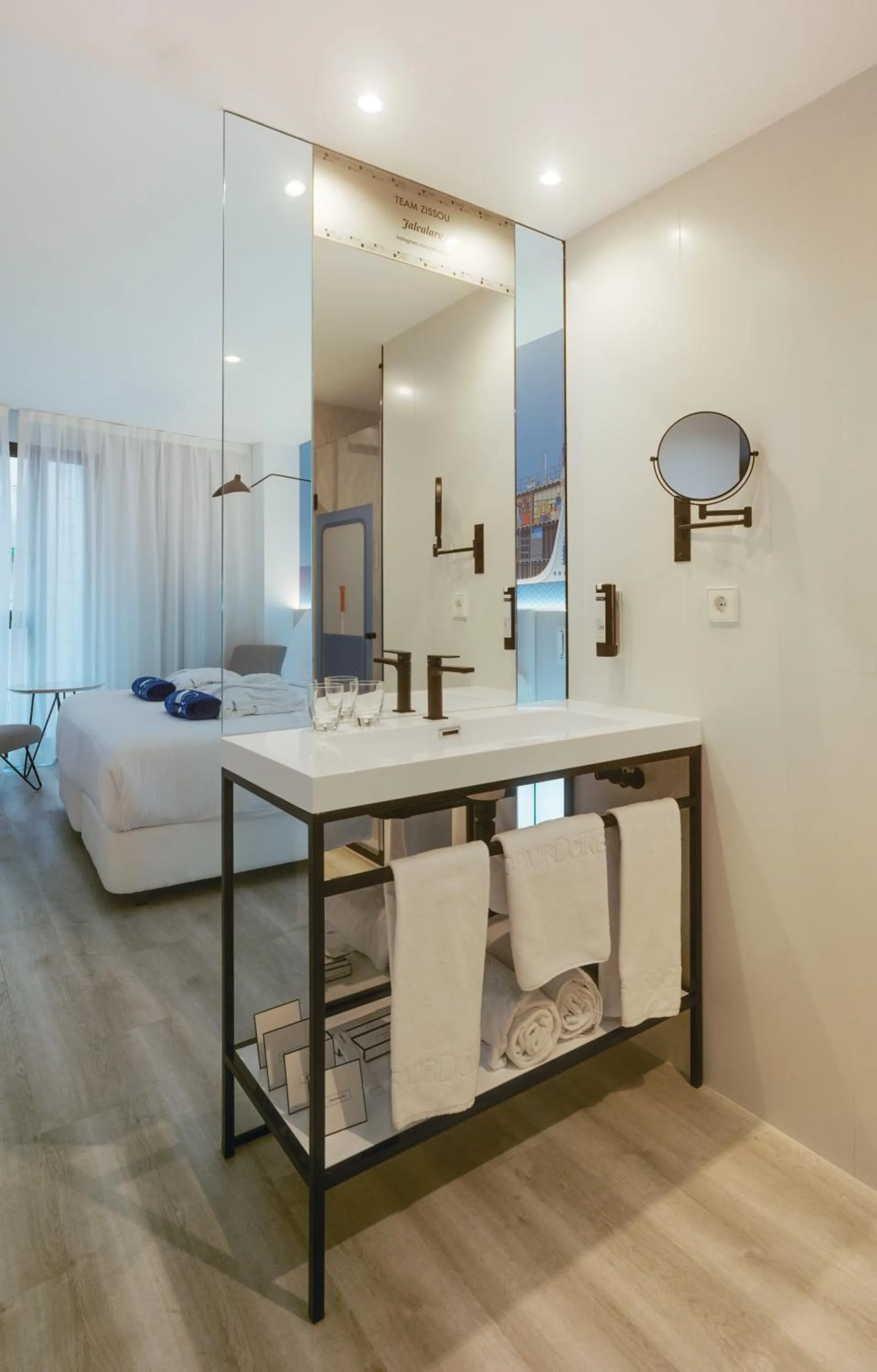 Bathroom in Dormirdcine Alicante