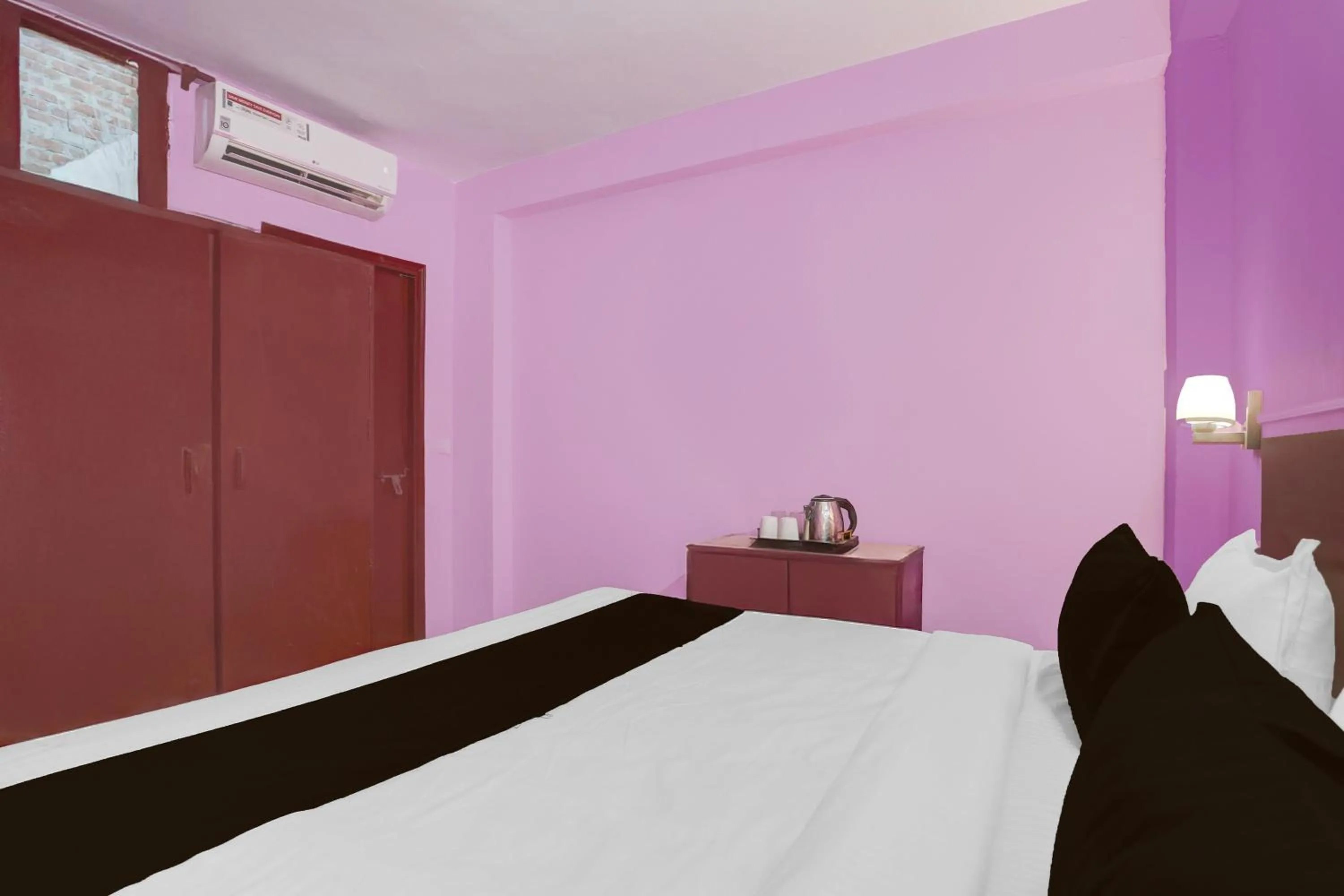 Bedroom, Bed in Super Hotel O Green Park Residency 2