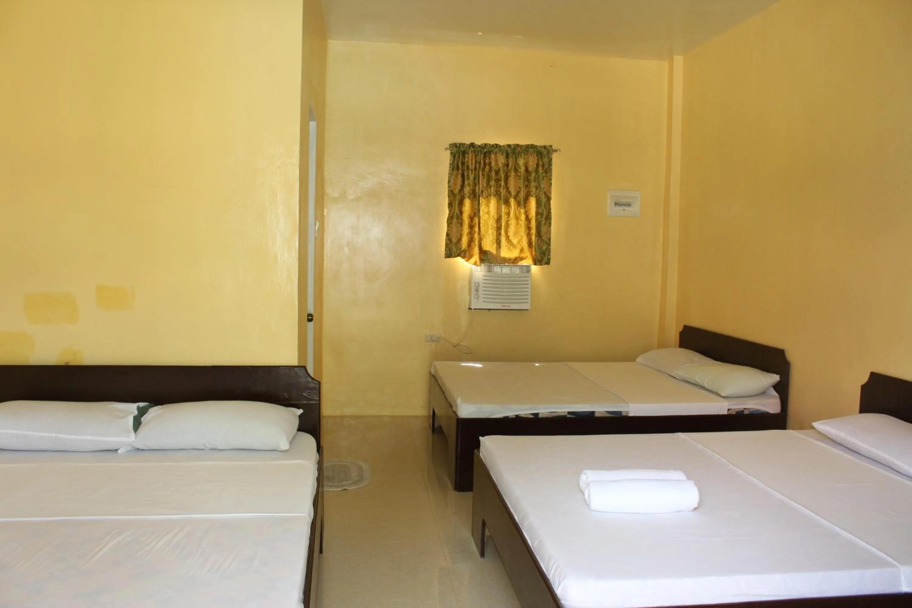 Photo of the whole room, Bed in Lagnason's Place