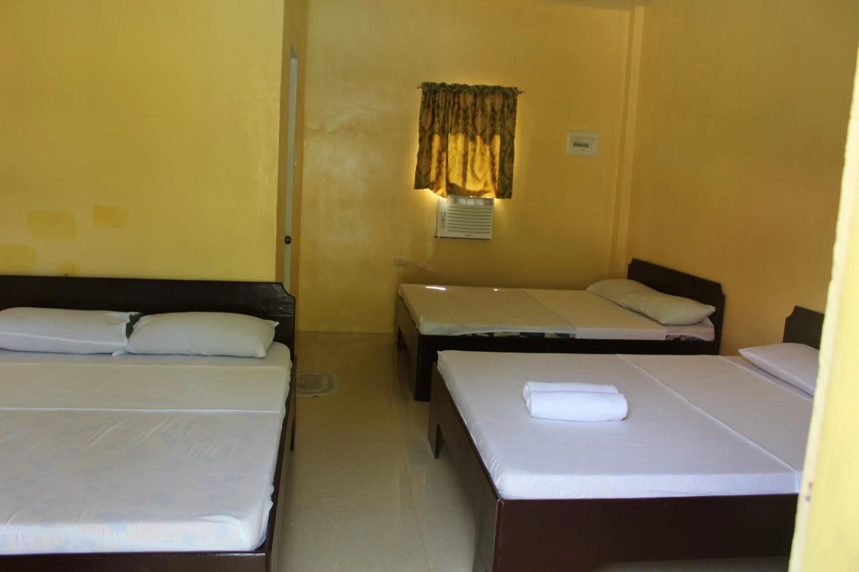 Photo of the whole room, Bed in Lagnason's Place