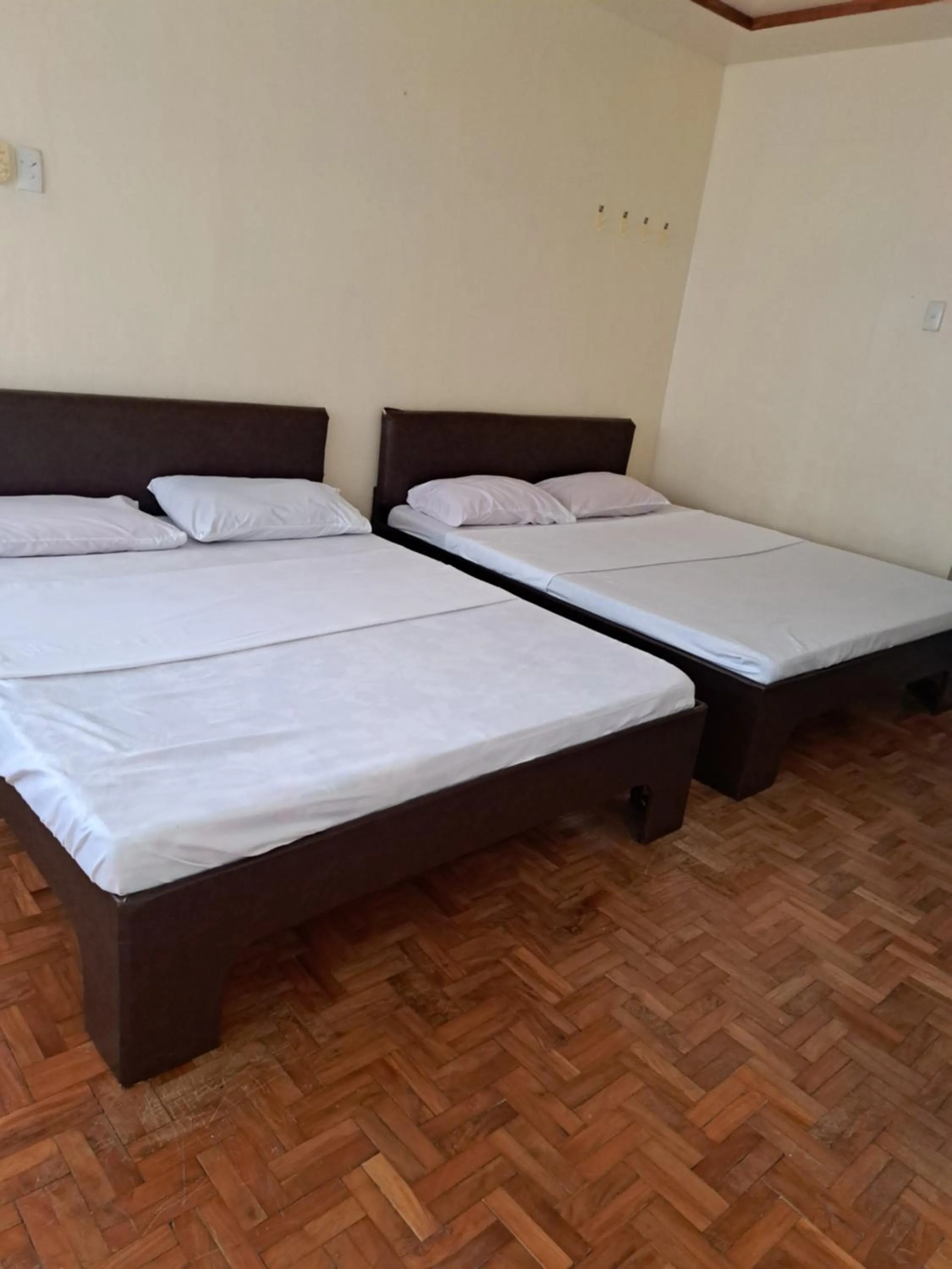 Bedroom, Bed in Lagnason's Place