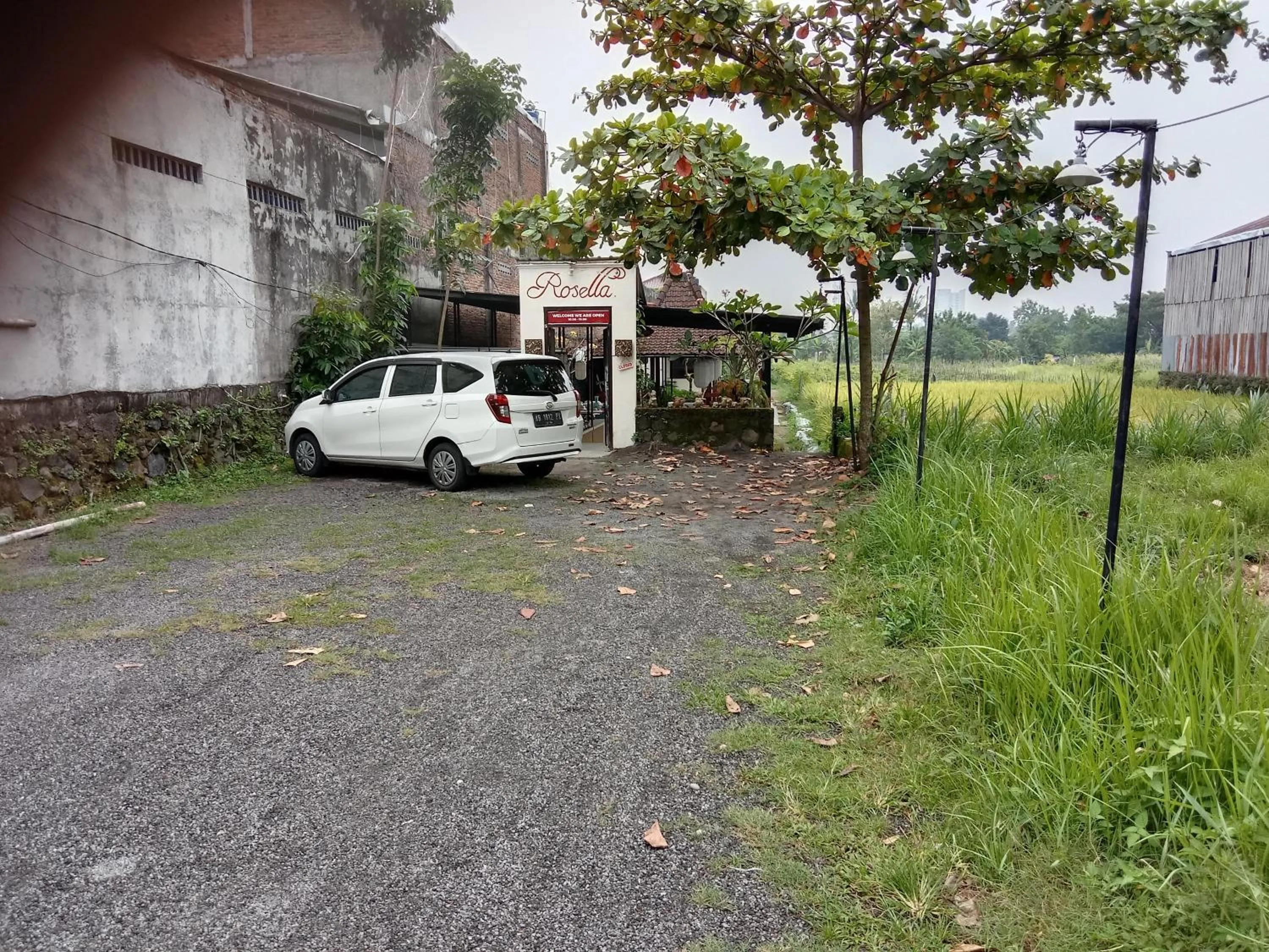 Parking in Rosella Cottages - Homestay - Yogyakarta