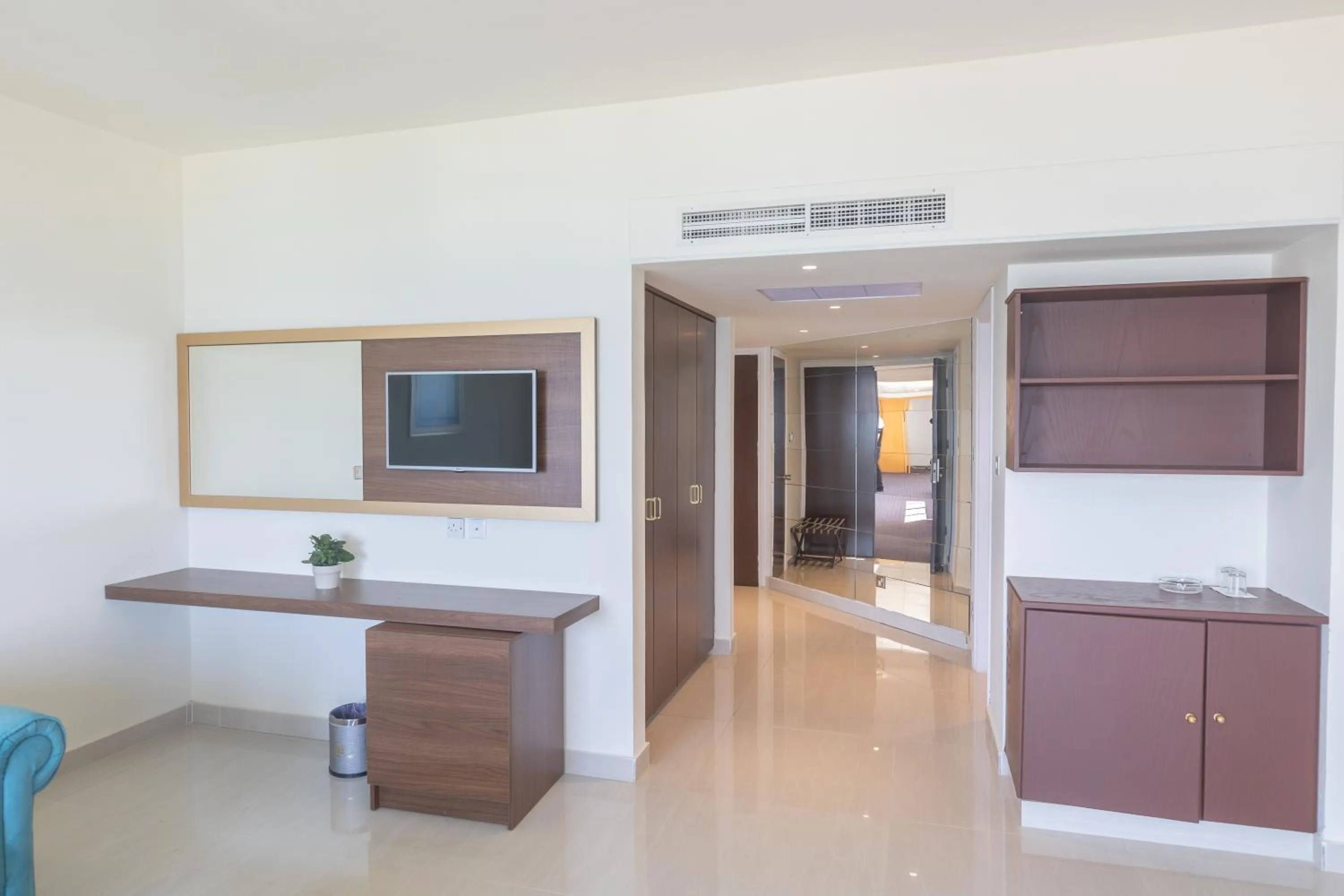 TV and multimedia in Iliada Beach Hotel