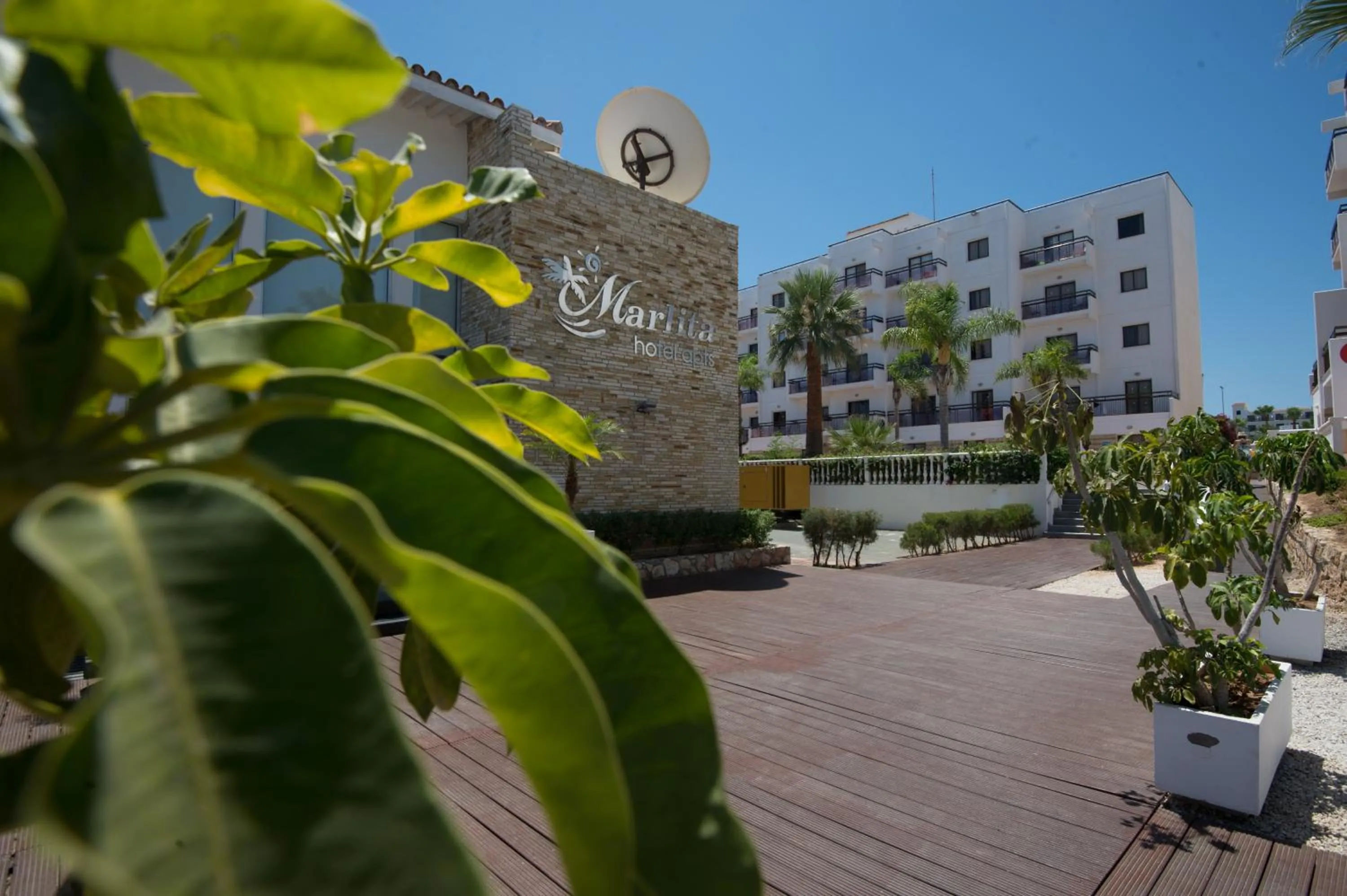 Marlita Beach Hotel Apartments