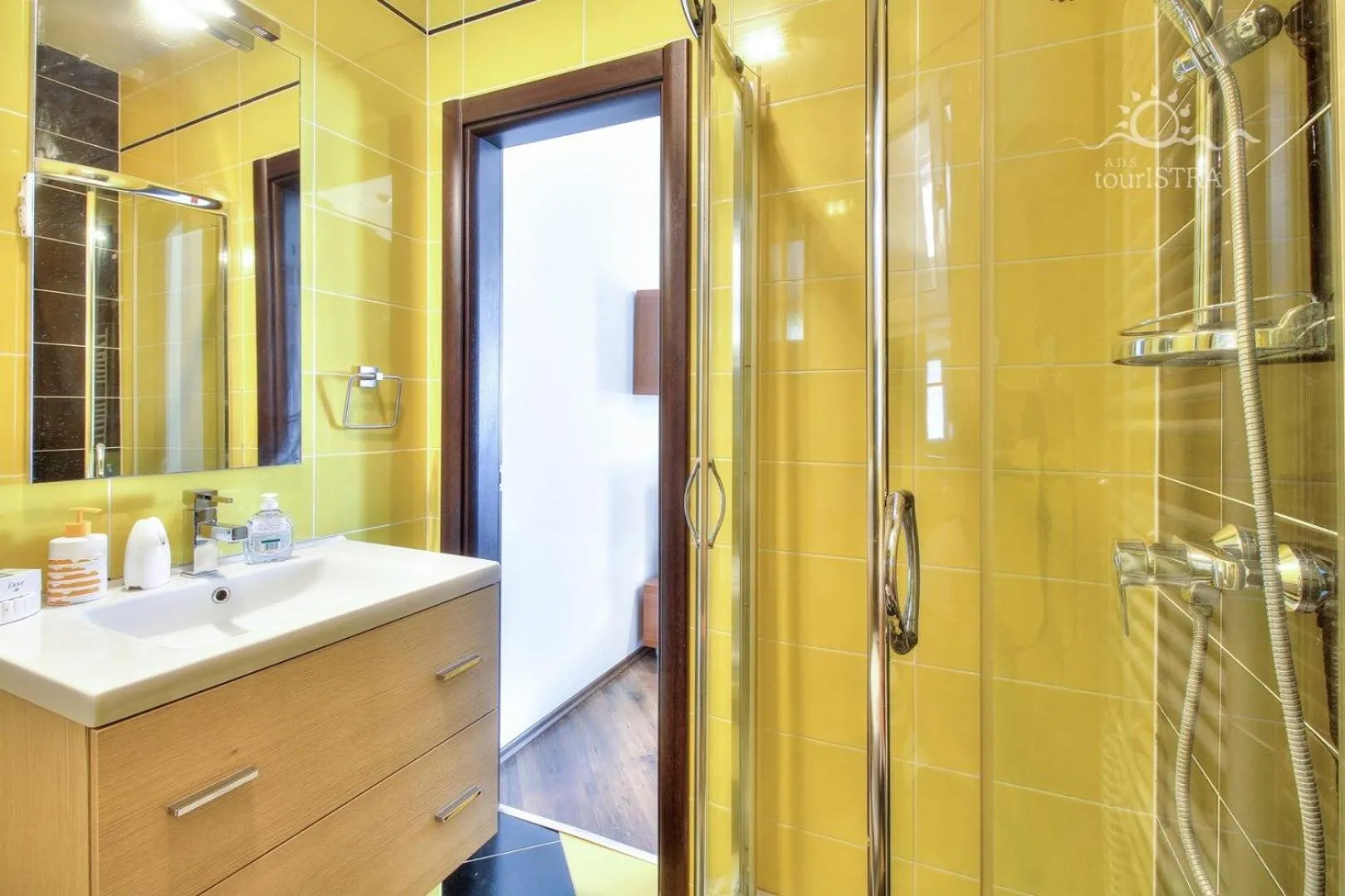 Shower in Apartments Susanna