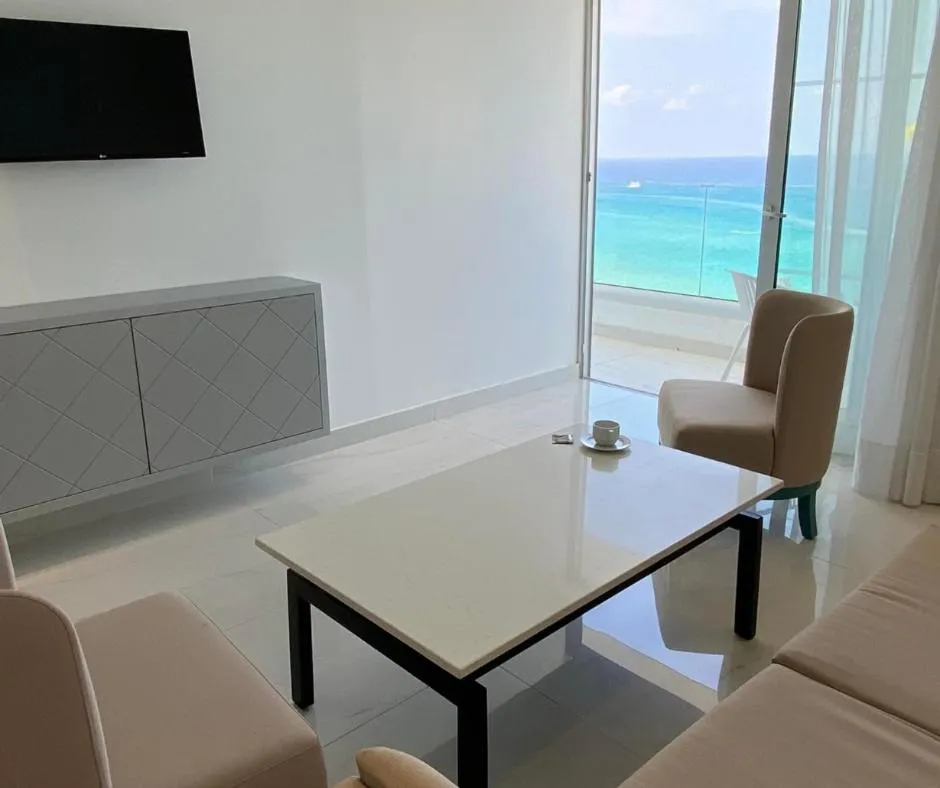 TV and multimedia in Silver Sands Beach Hotel