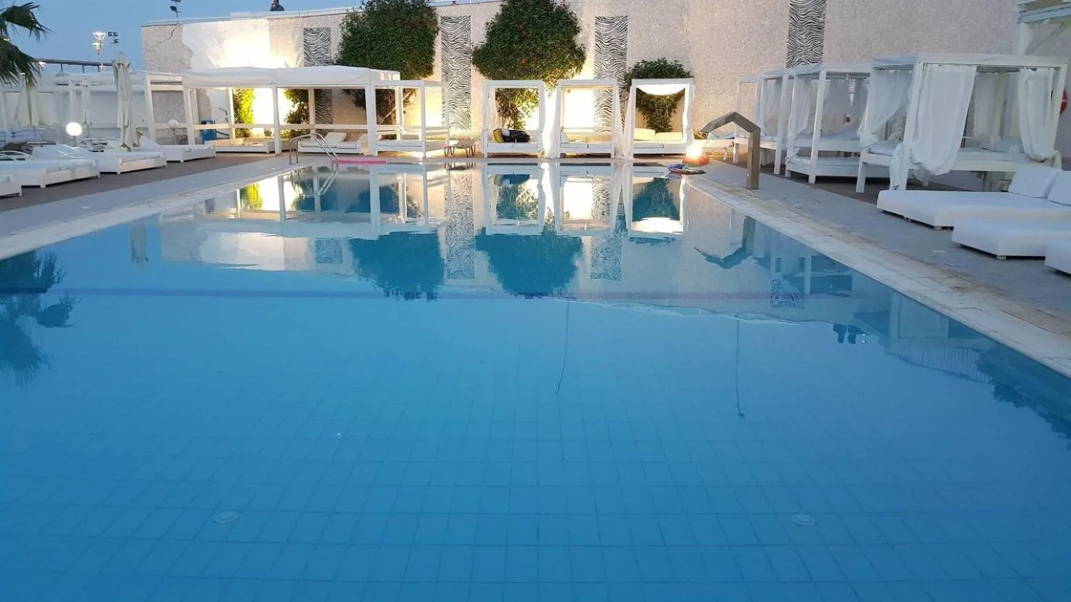 Night in Silver Sands Beach Hotel