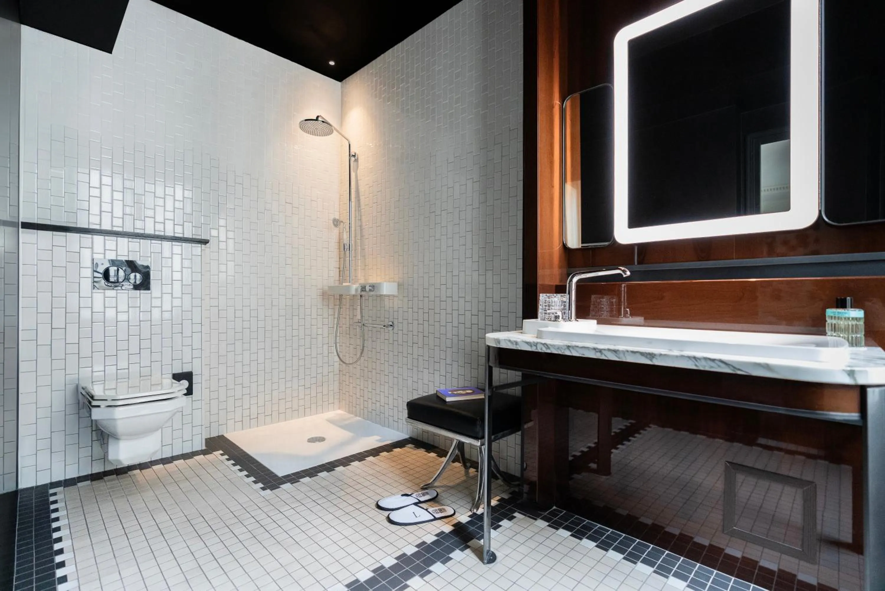 Shower in Hotel Les Bains Paris