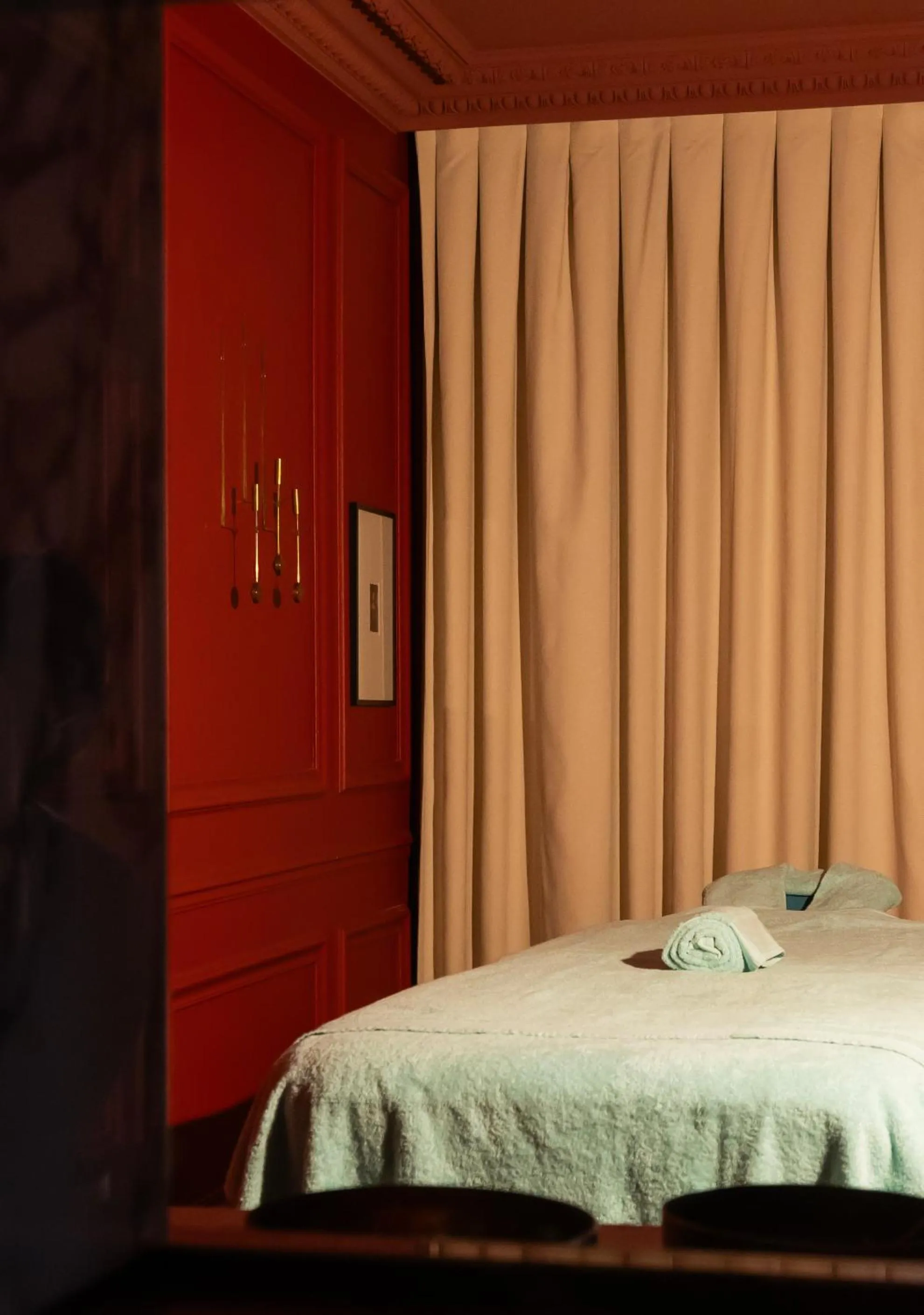 Spa and wellness centre/facilities, Bed in Hotel Les Bains Paris