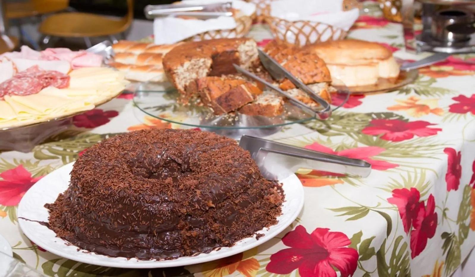 Buffet breakfast in Hotel Canada