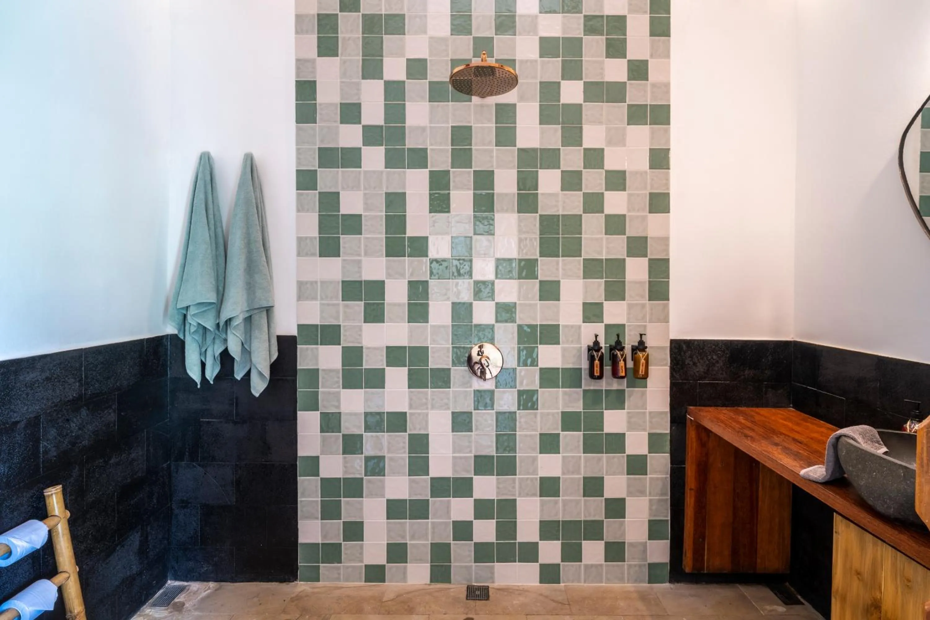 Shower in Akasia Villas