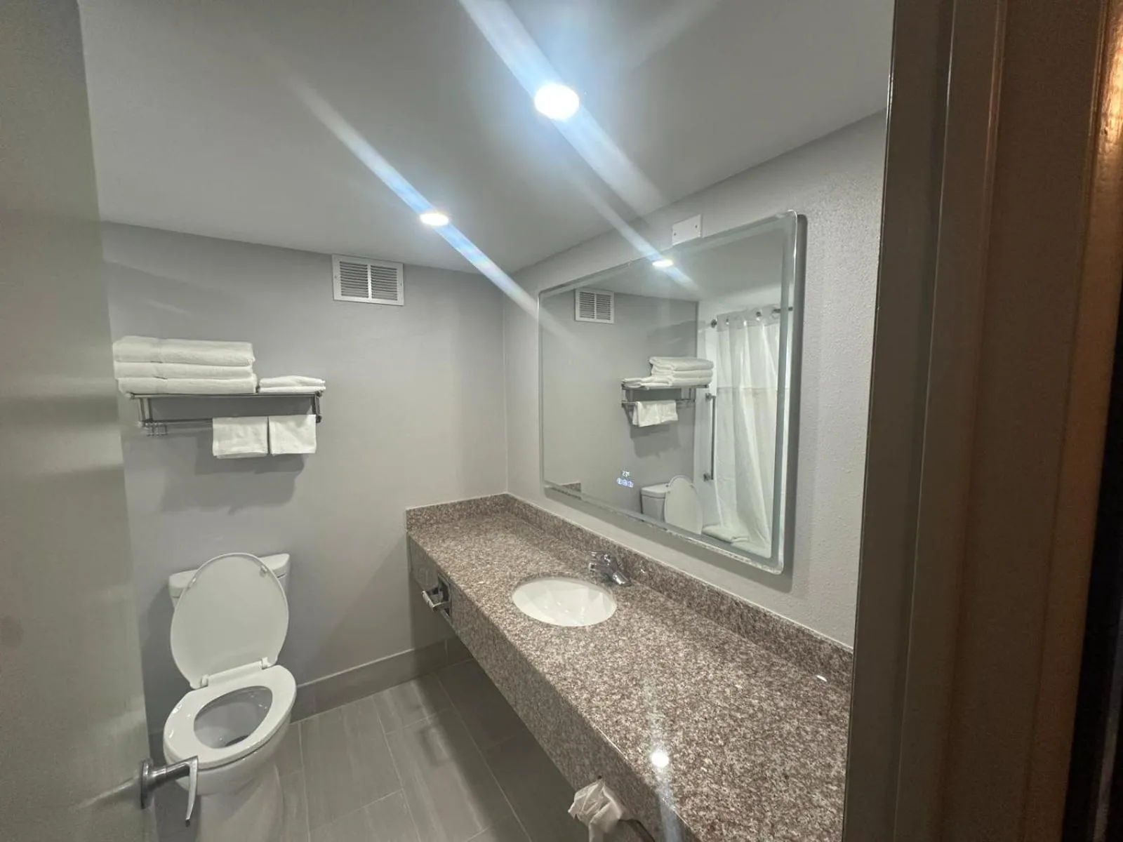 Baymont by Wyndham Williamsburg I-64