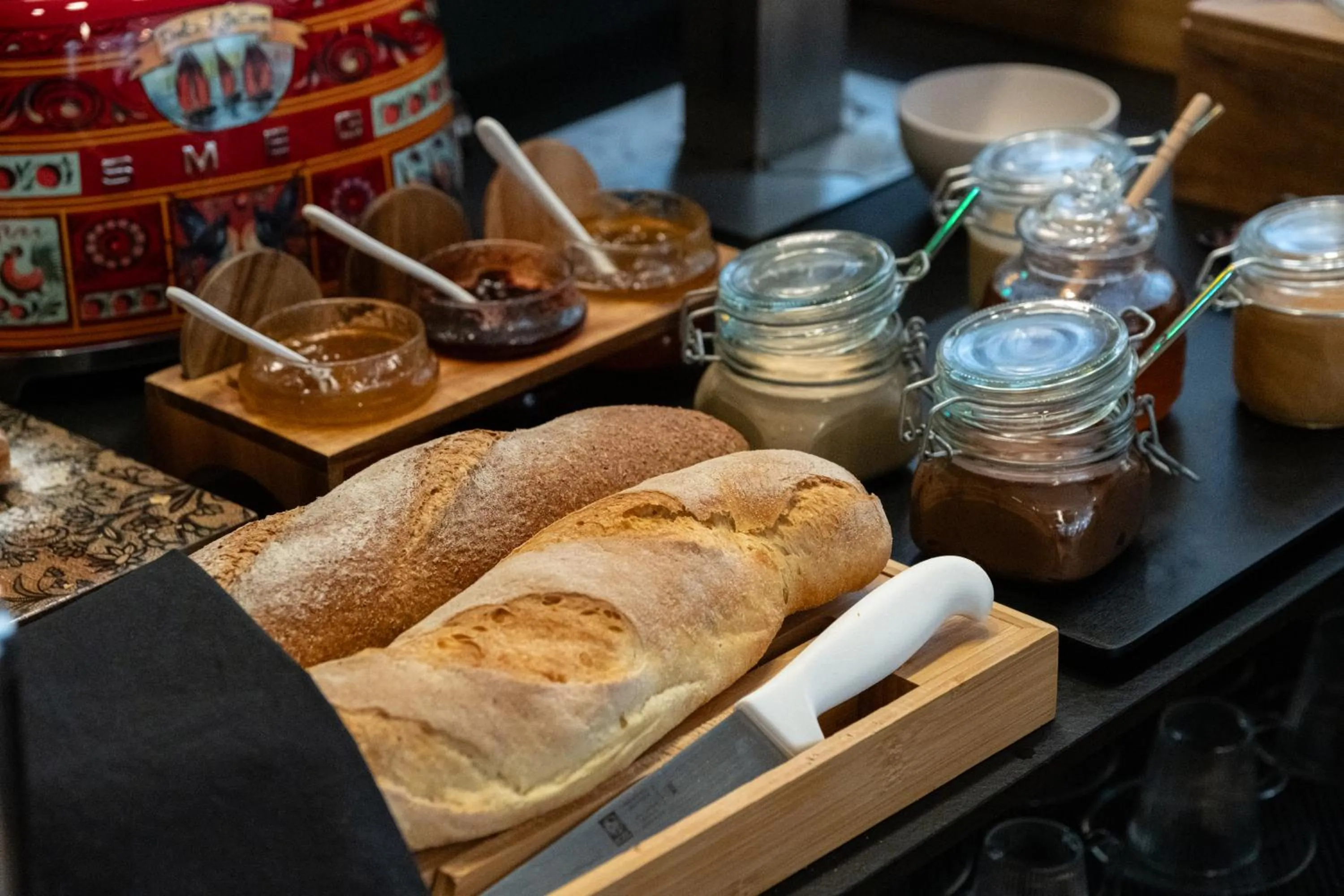 Breakfast in Athens Retro