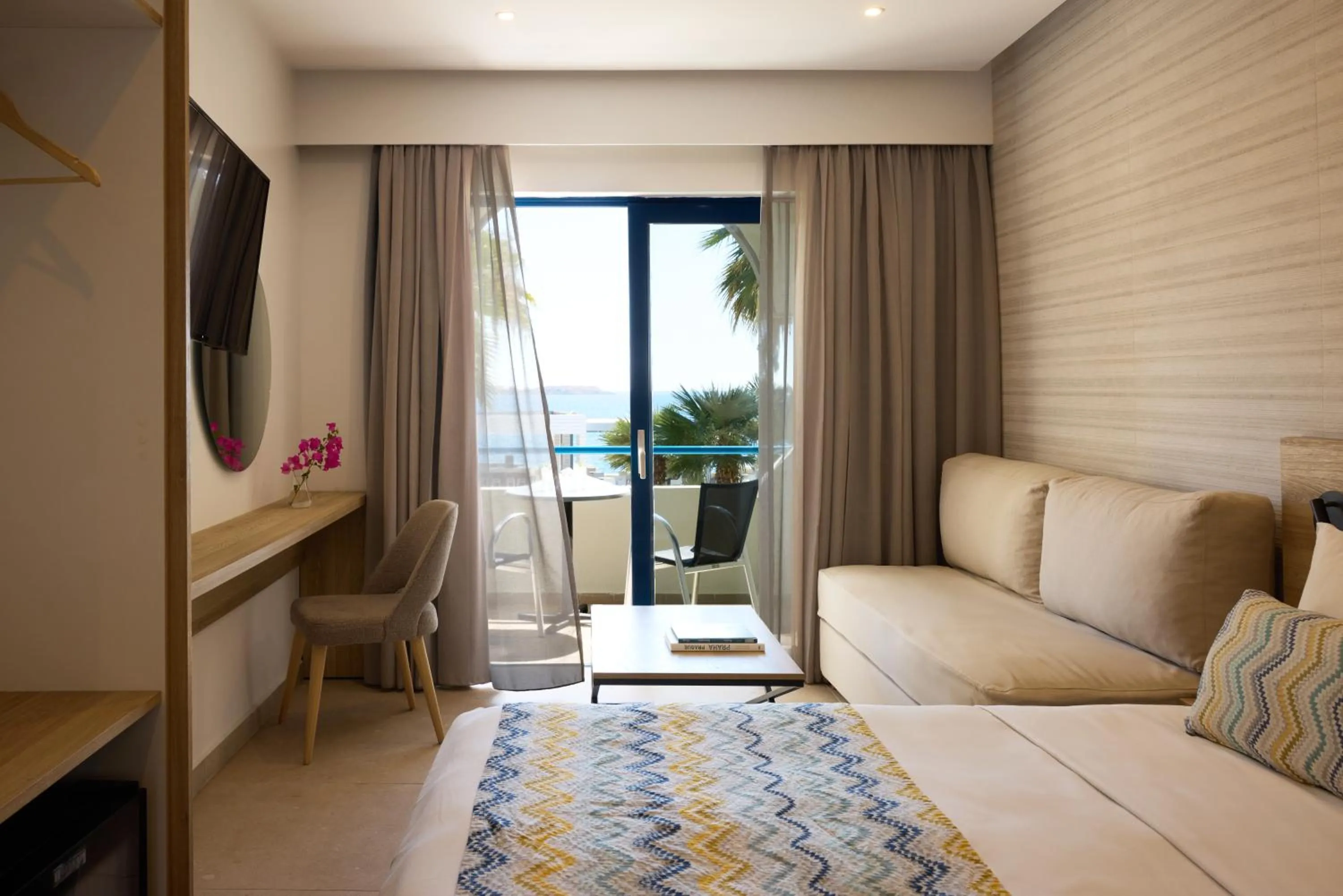 Bed in Sunrise Hotel