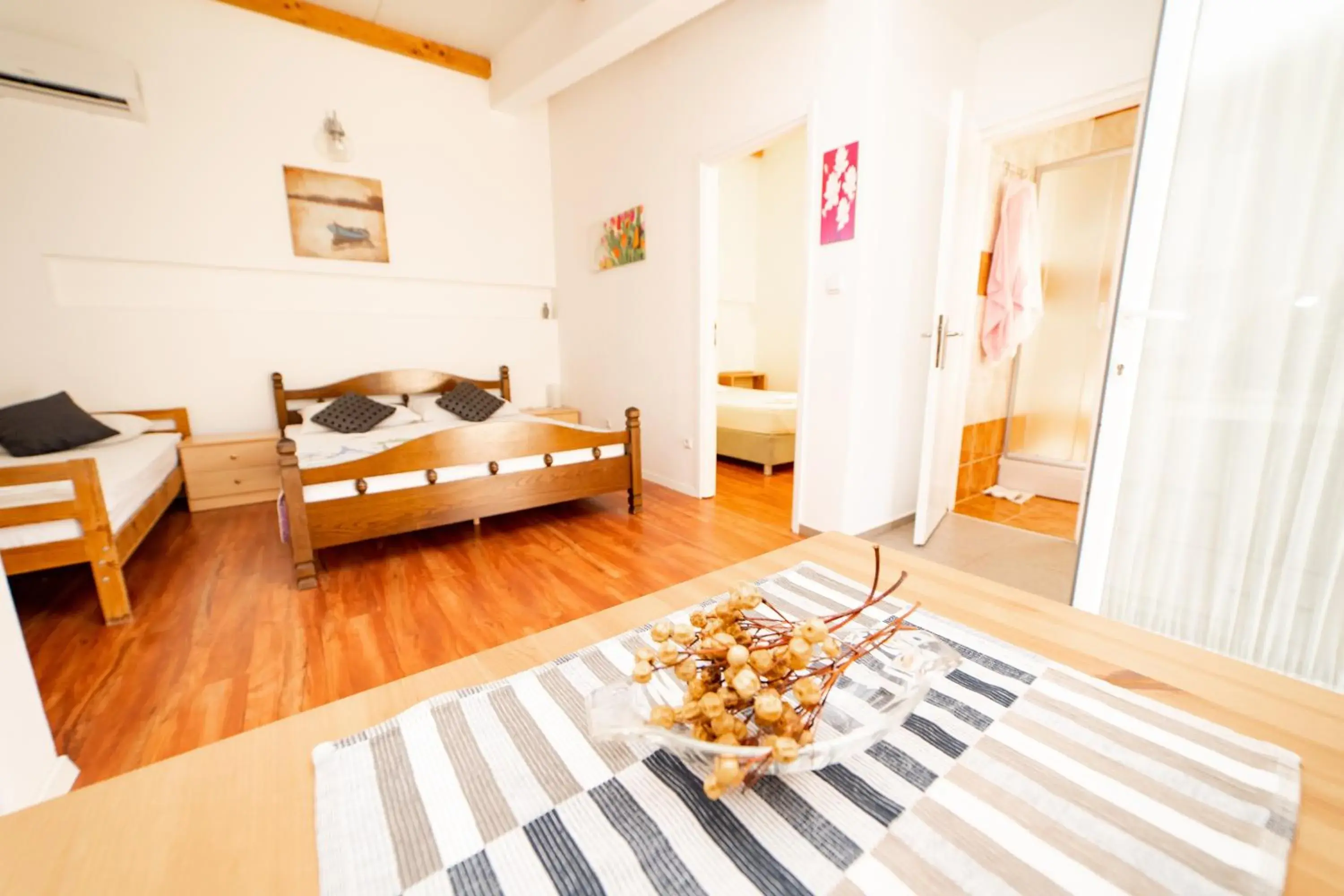 Apartment with Balcony in Guesthouse Lastavica Apartment with Balcony in Guesthouse Lastavica