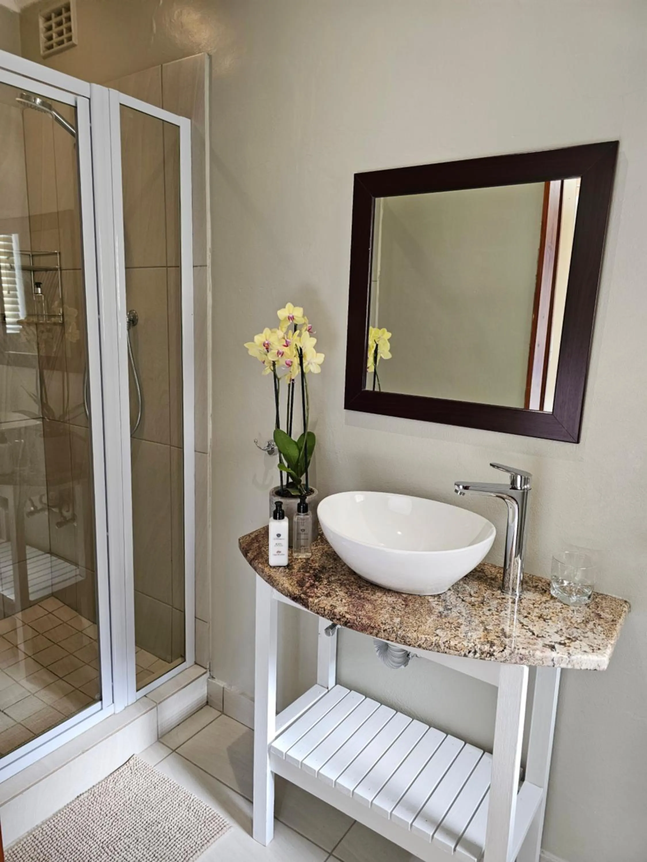 Shower in 113 on Robberg