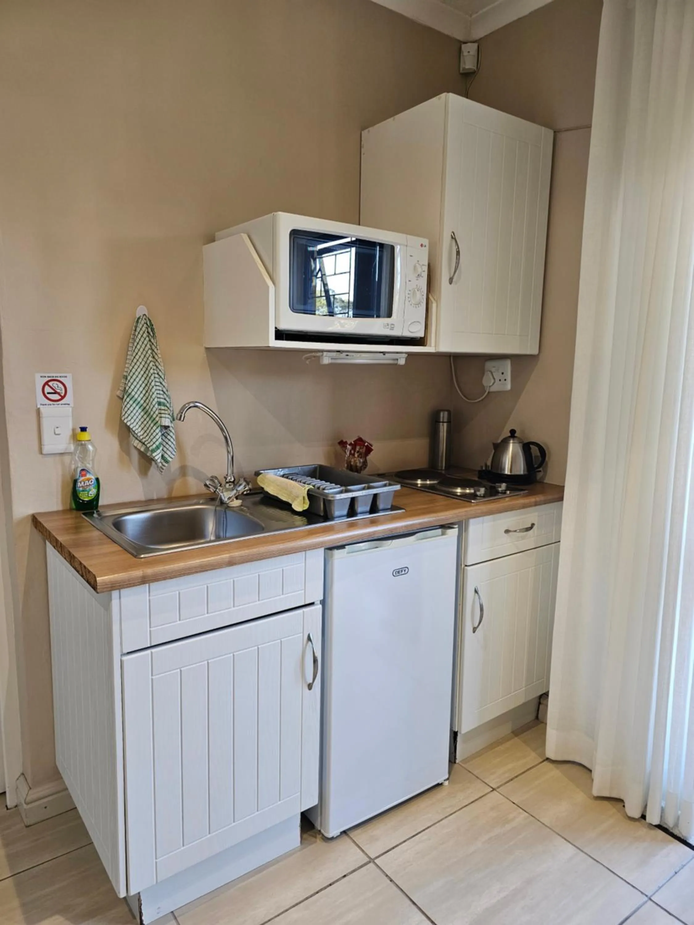 Coffee/tea facilities in 113 on Robberg