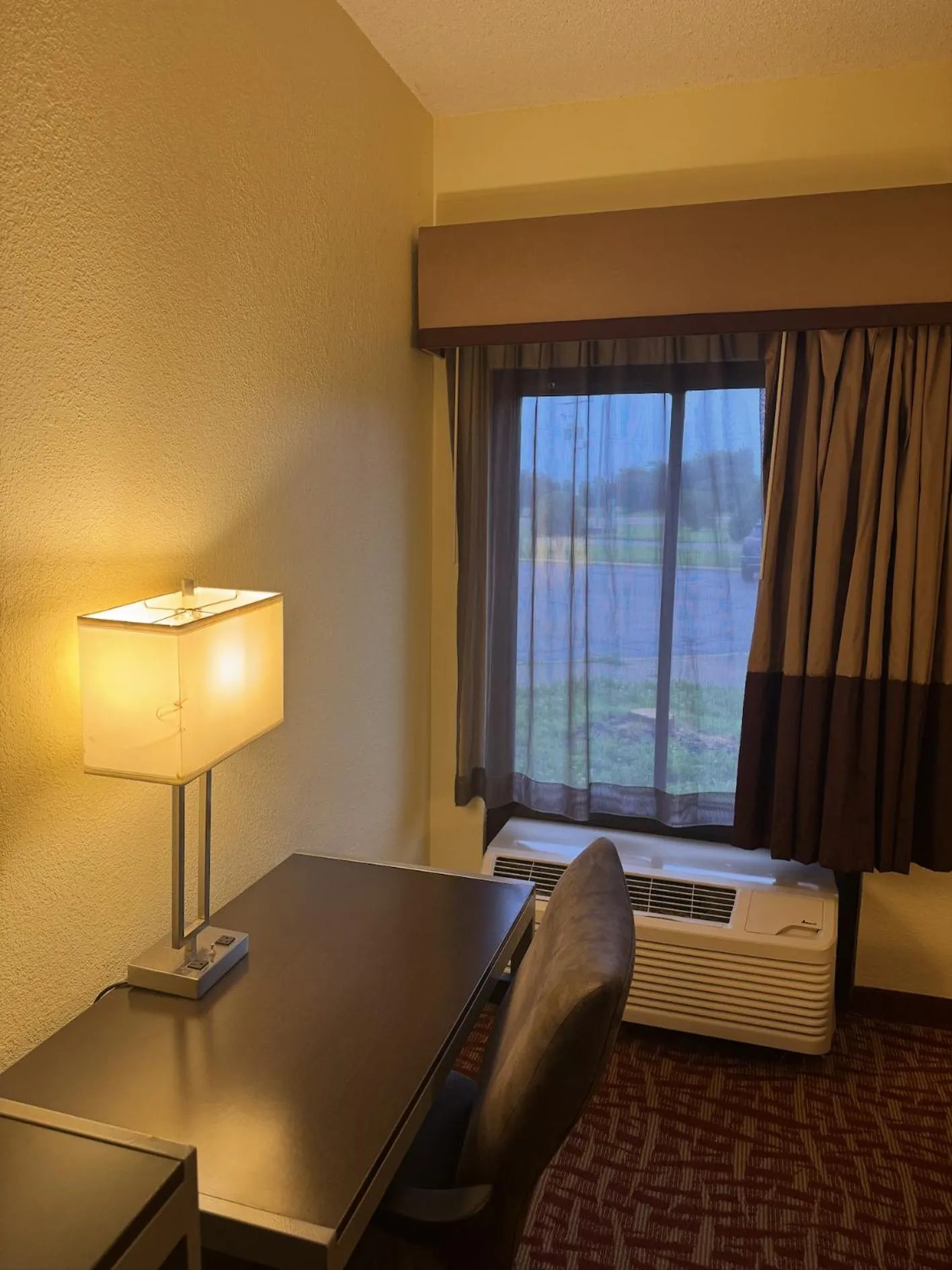 Bed in CASINO INN AND SUITES TUNICA RESORTs