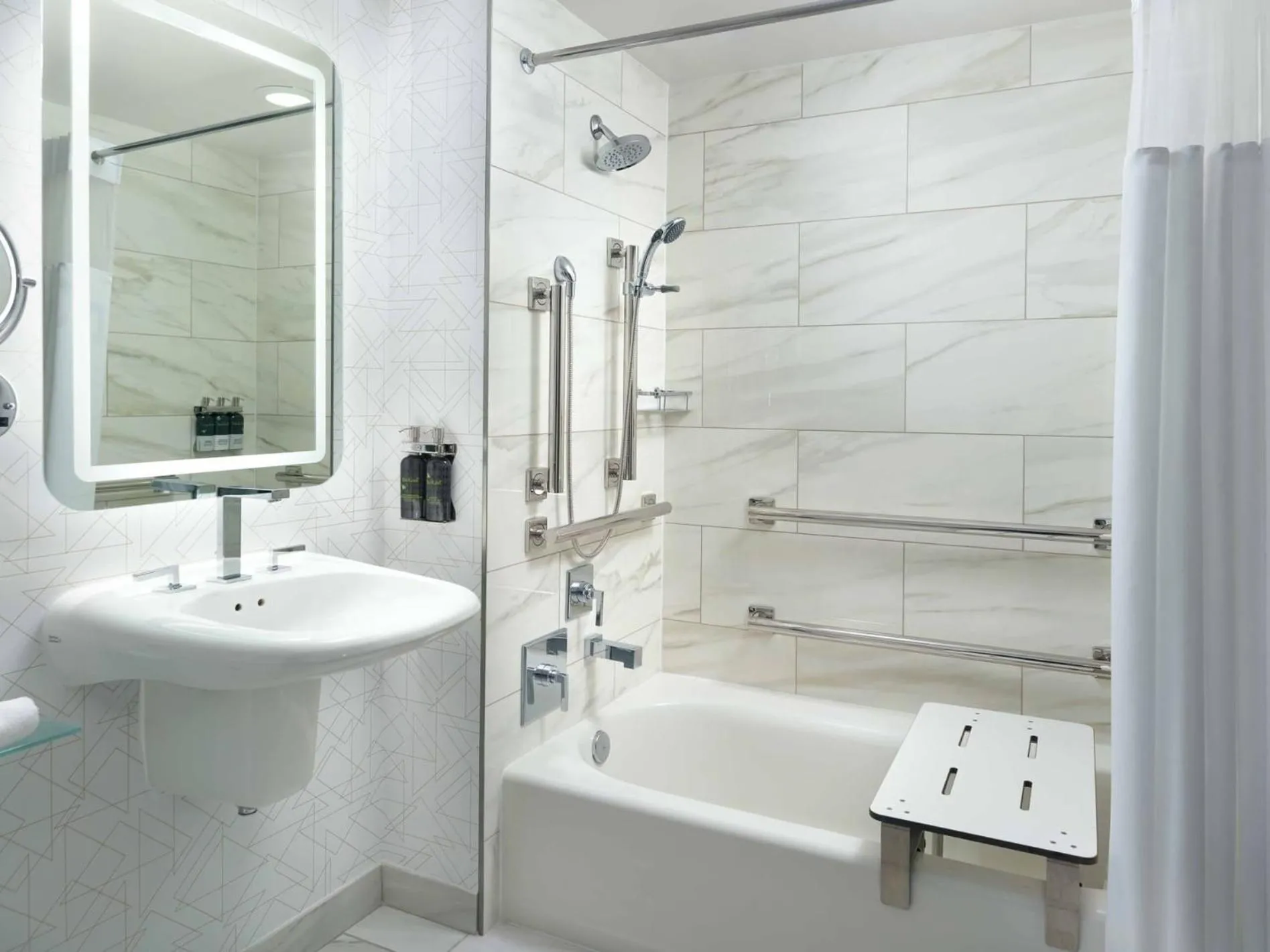 Bathroom in CASINO INN AND SUITES TUNICA RESORTs