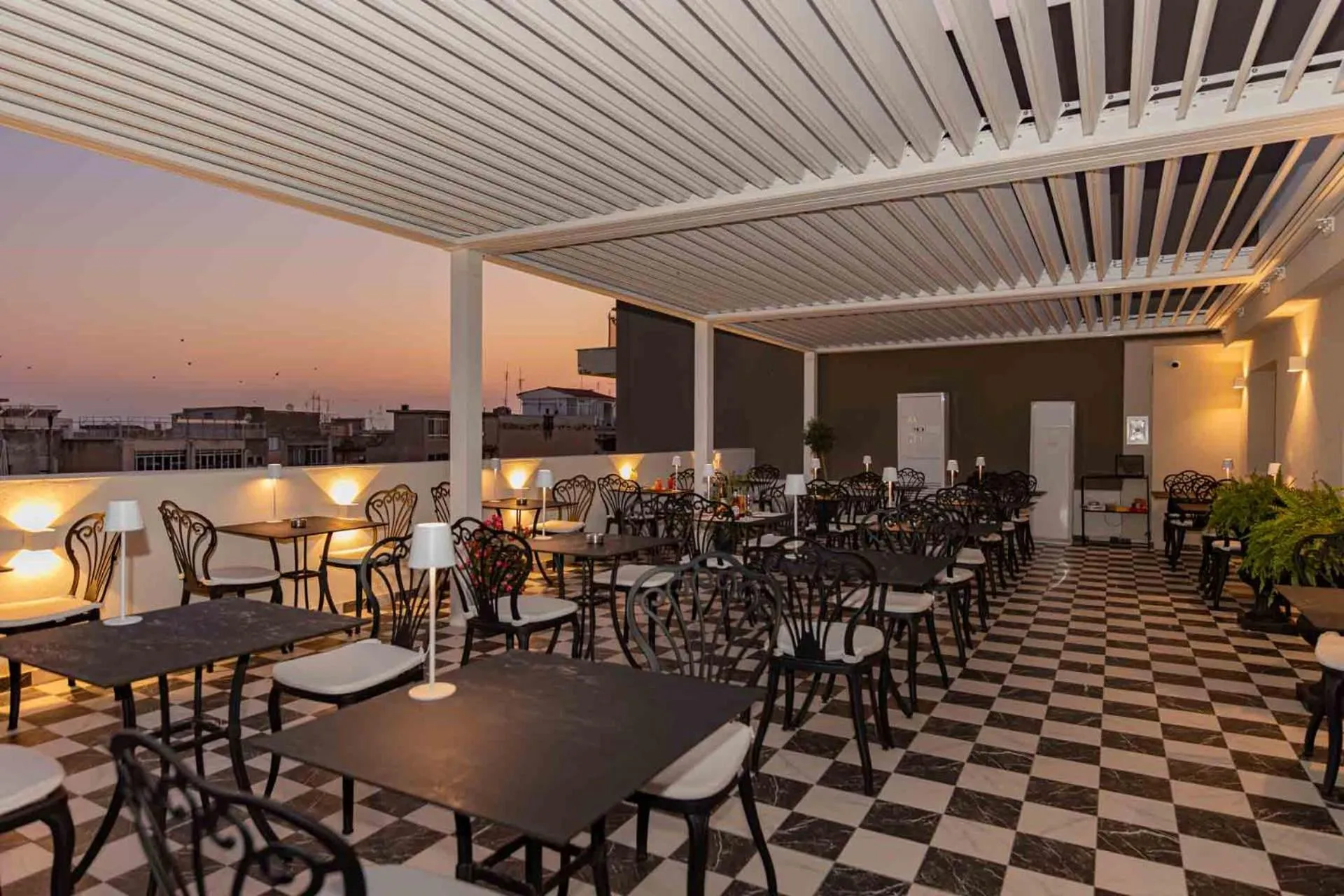 Restaurant/places to eat in The Oscar Olympic Hotel