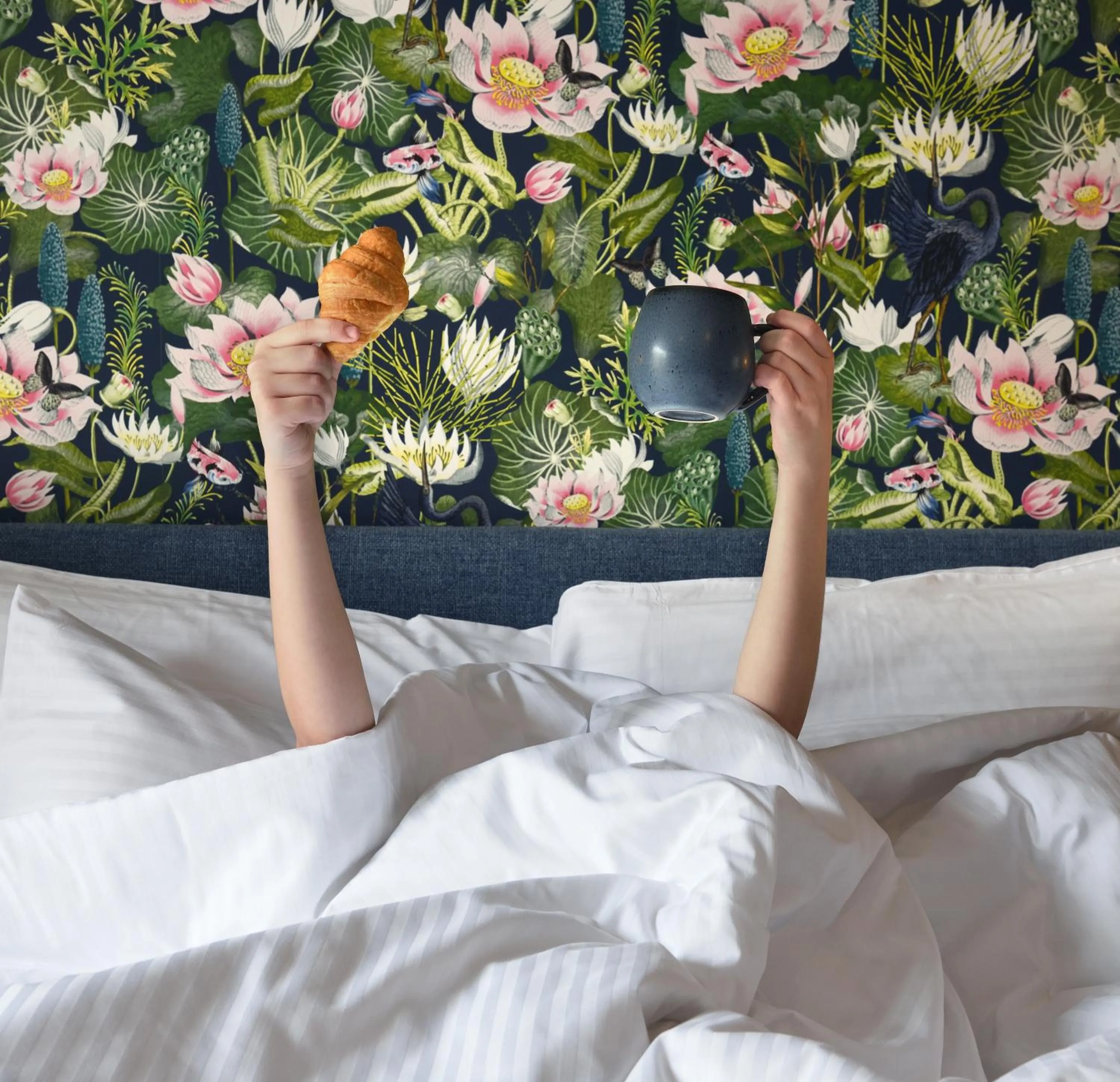 Breakfast, Bed in The Oscar Olympic Hotel