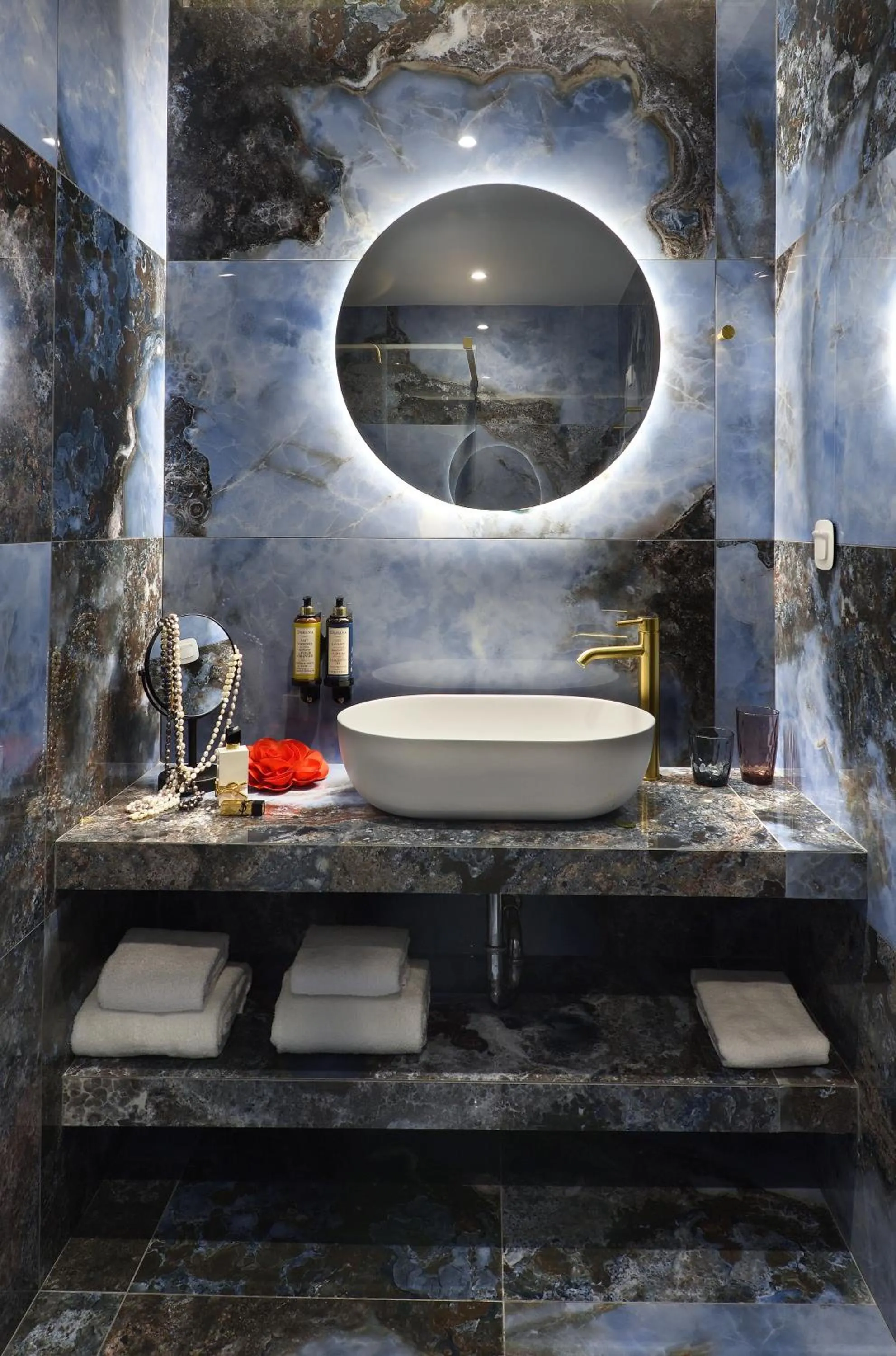 Bathroom in The Oscar Olympic Hotel