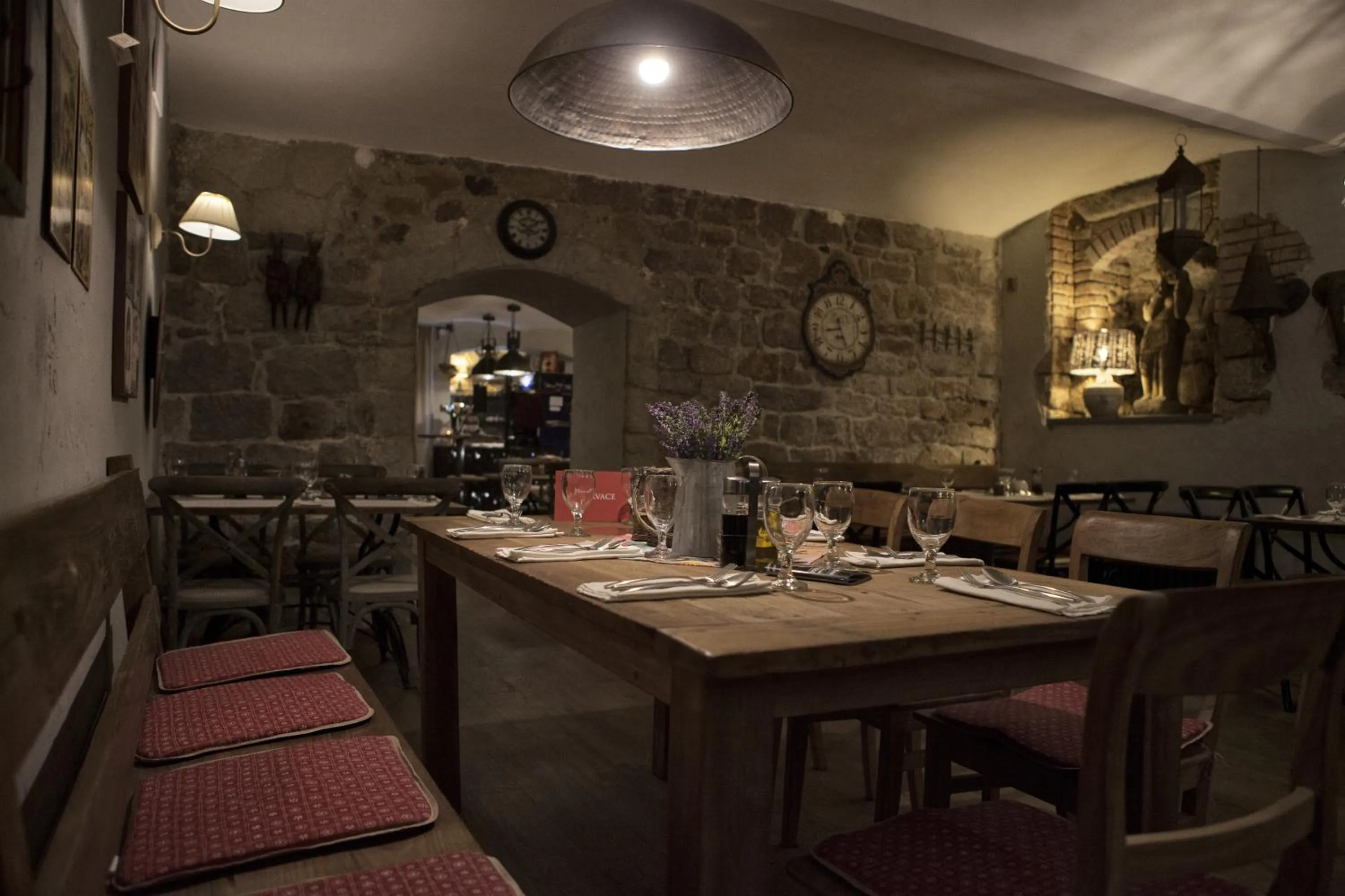 Restaurant/places to eat in Apartments Rose Garden