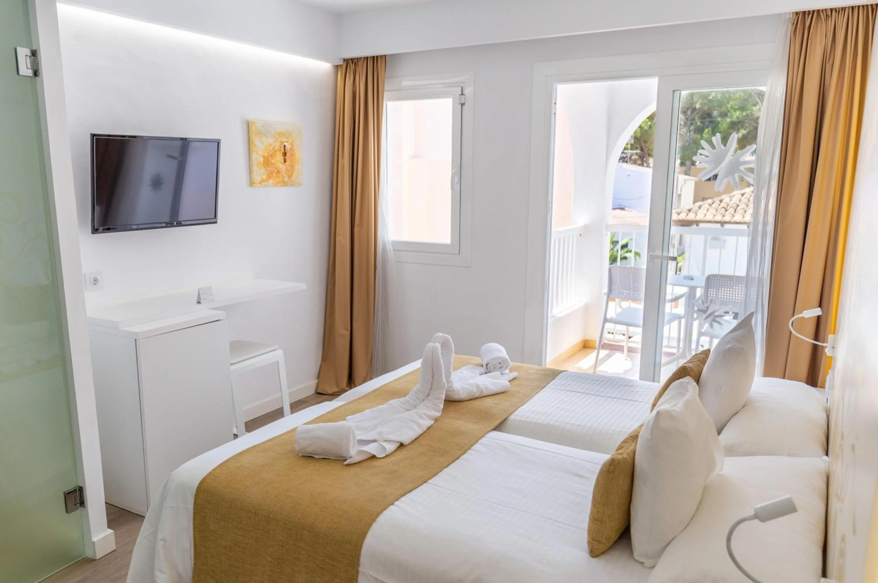 Balcony/Terrace, Bed in BQ Cala Ratjada