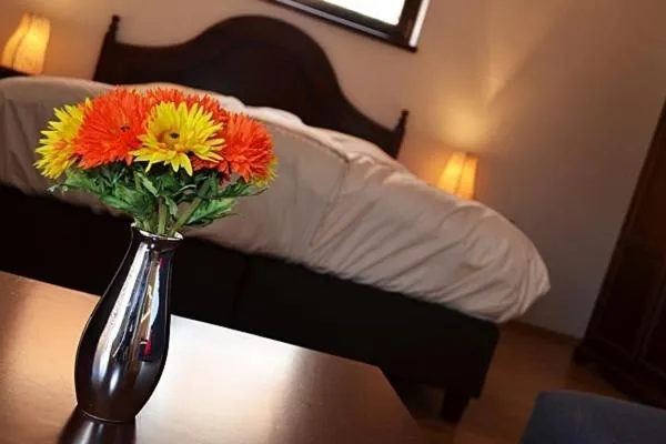 Decorative detail, Bed in Villa Vinica