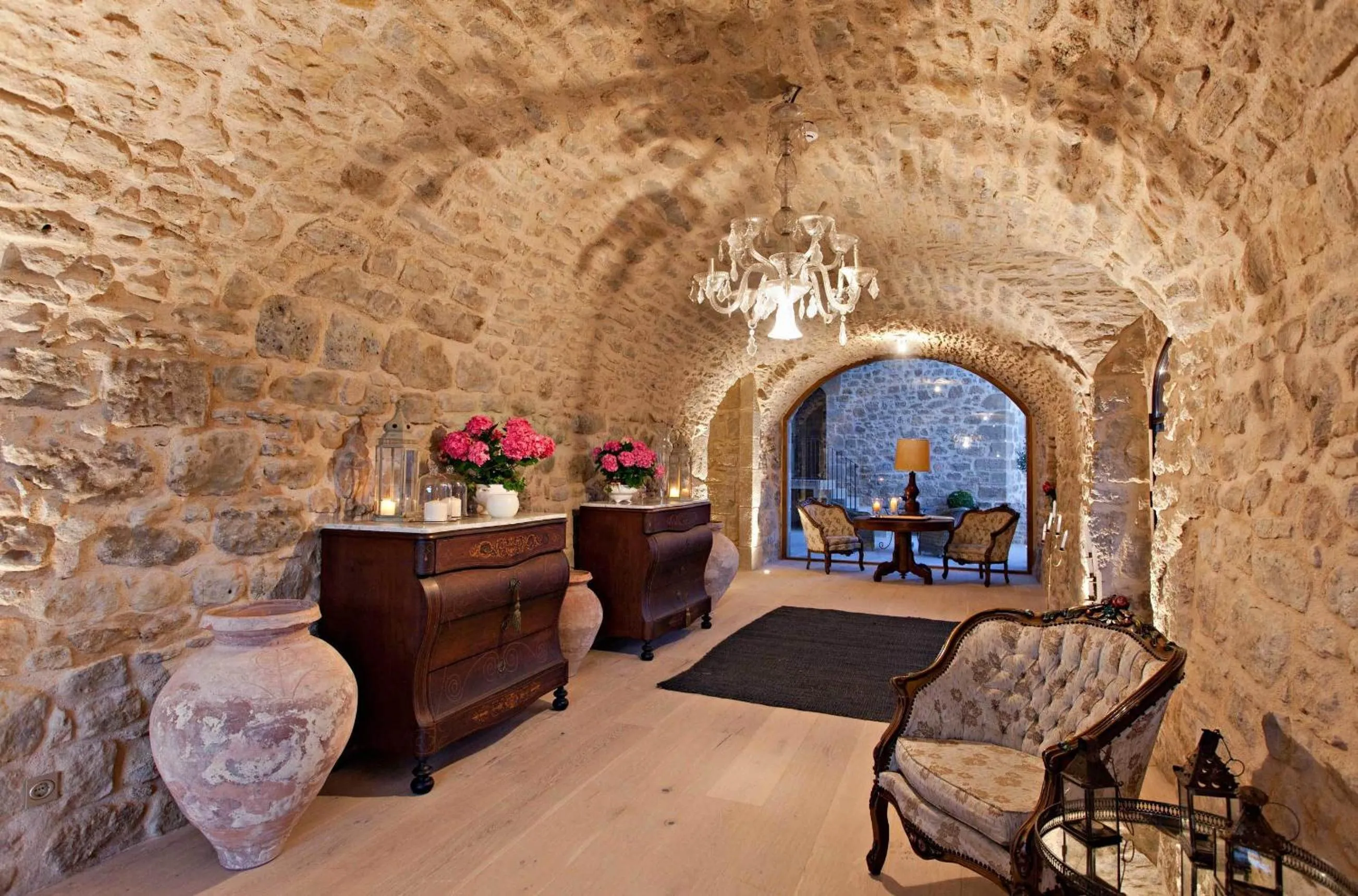 Communal lounge/ TV room in La Vella Farga Hotel